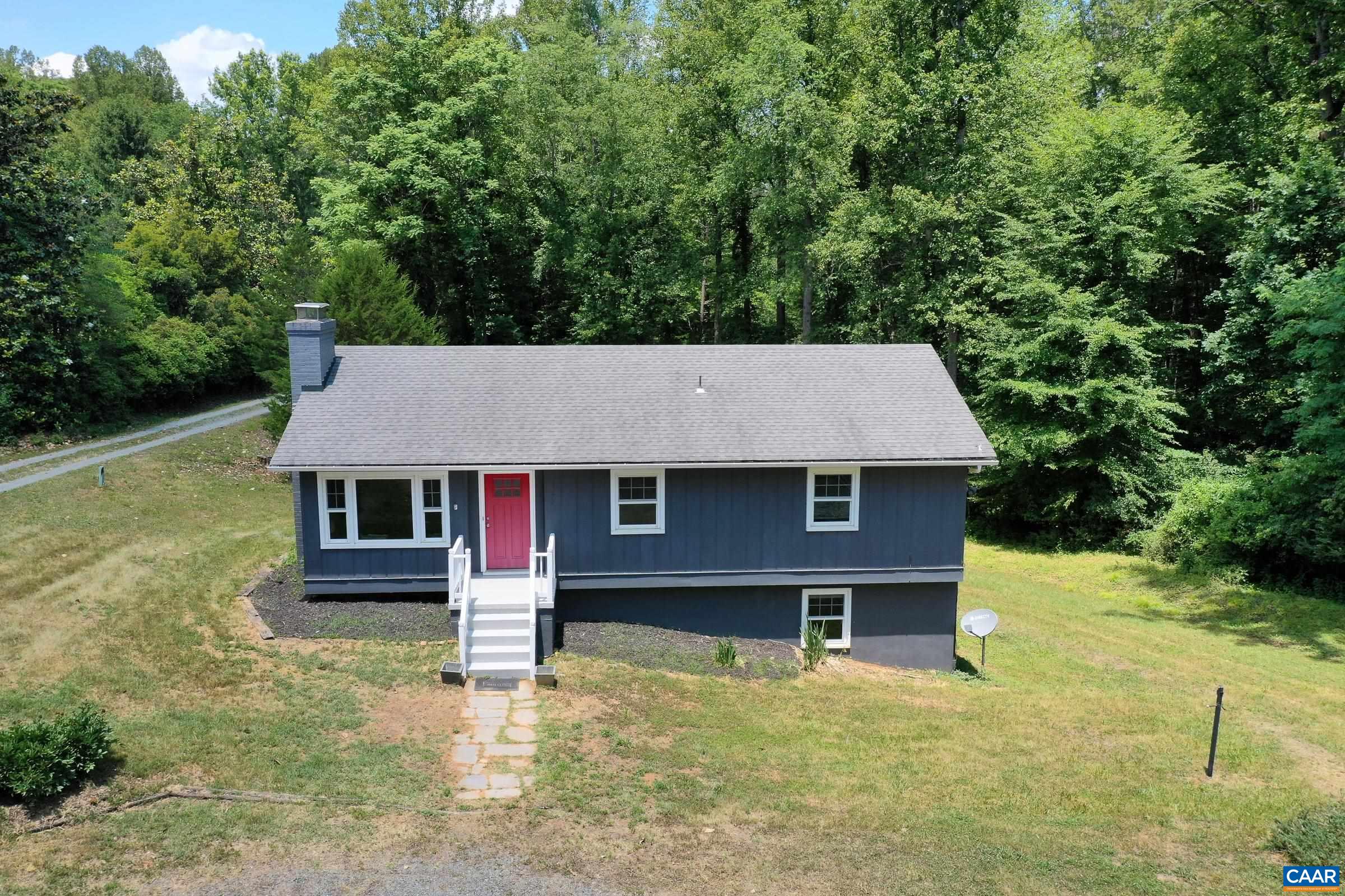 Updated HVAC, roof, windows and exterior doors! Updated HVAC, roof, windows and exterior doors!