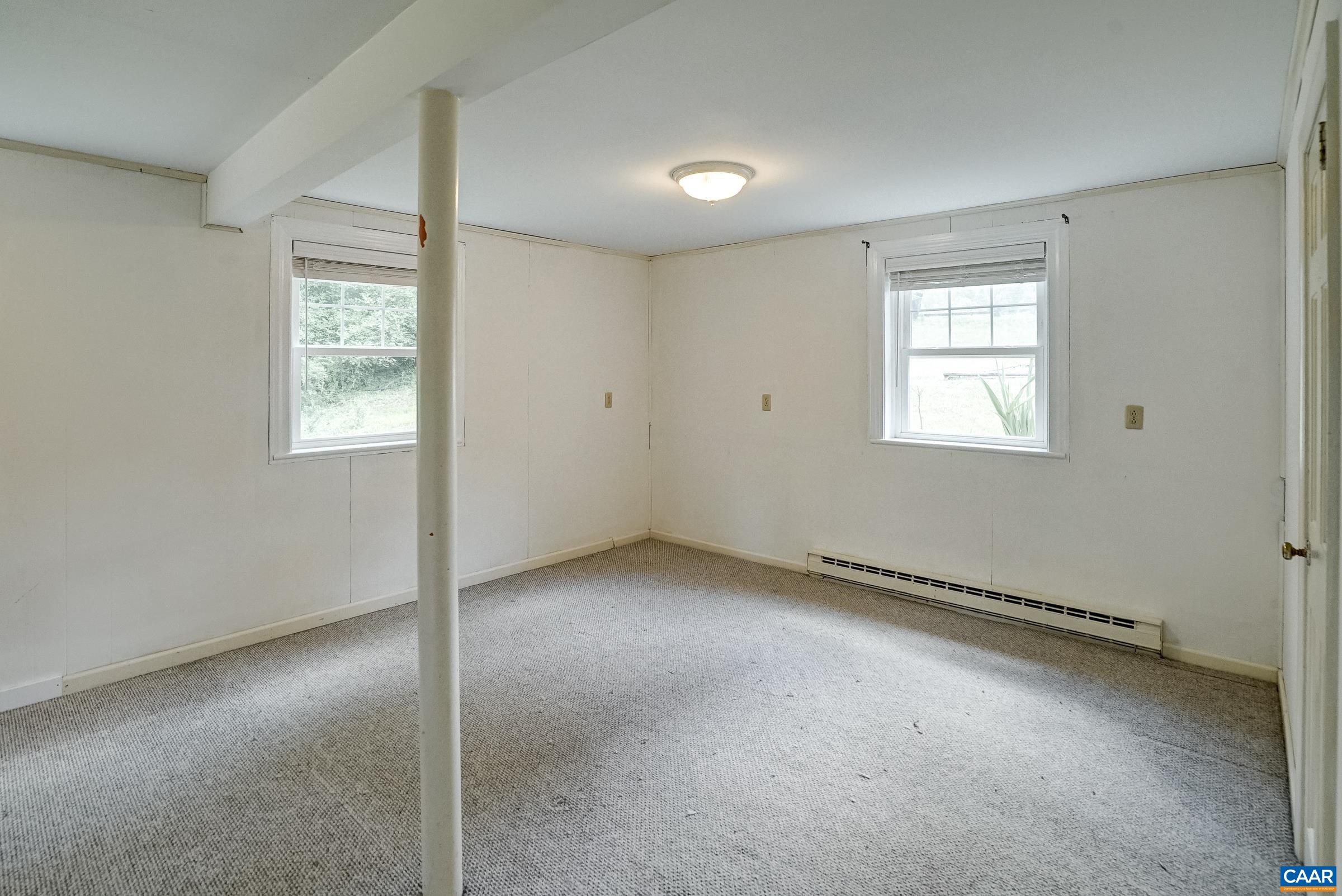 Second living room or play area. Second living room or play area.