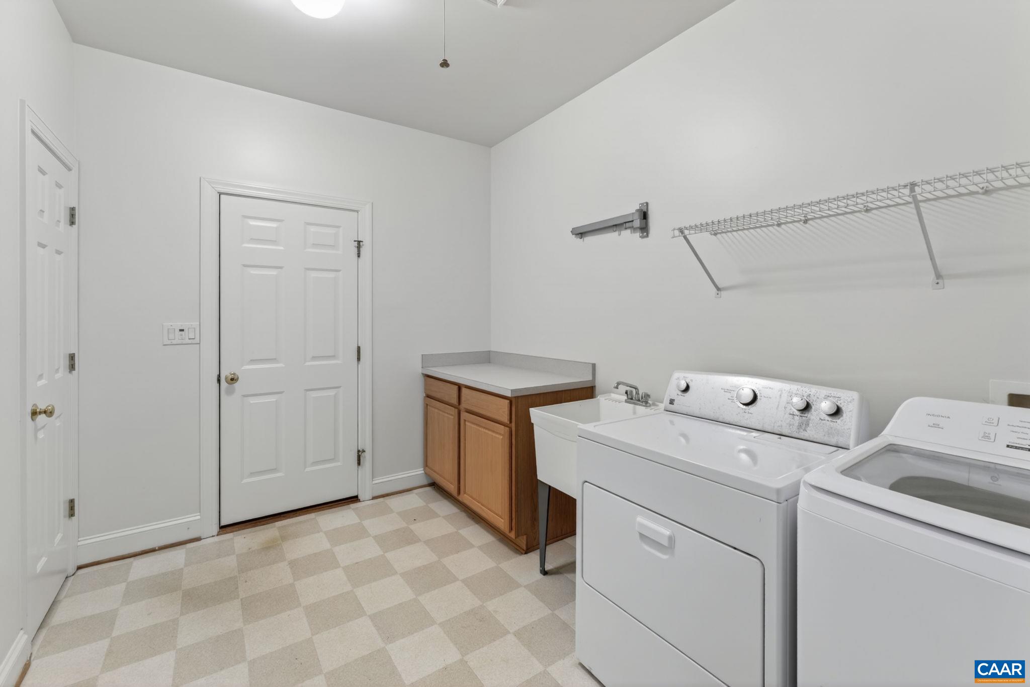 970 CHARTER OAKS DR, CHARLOTTESVILLE, Virginia 22901, 3 Bedrooms Bedrooms, ,2 BathroomsBathrooms,Residential,970 CHARTER OAKS DR,678530 MLS # 678530