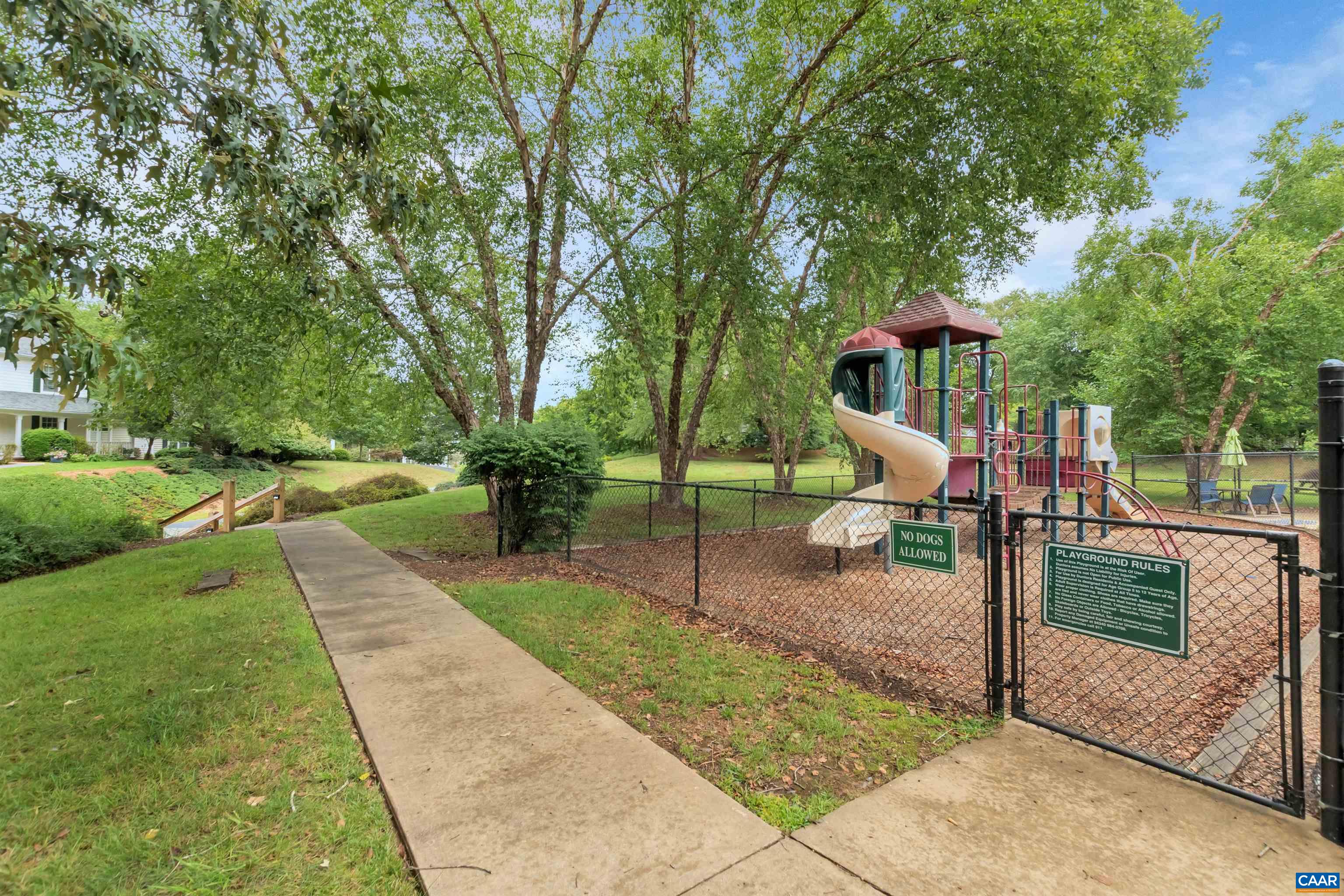 970 CHARTER OAKS DR, CHARLOTTESVILLE, Virginia 22901, 3 Bedrooms Bedrooms, ,2 BathroomsBathrooms,Residential,970 CHARTER OAKS DR,678530 MLS # 678530