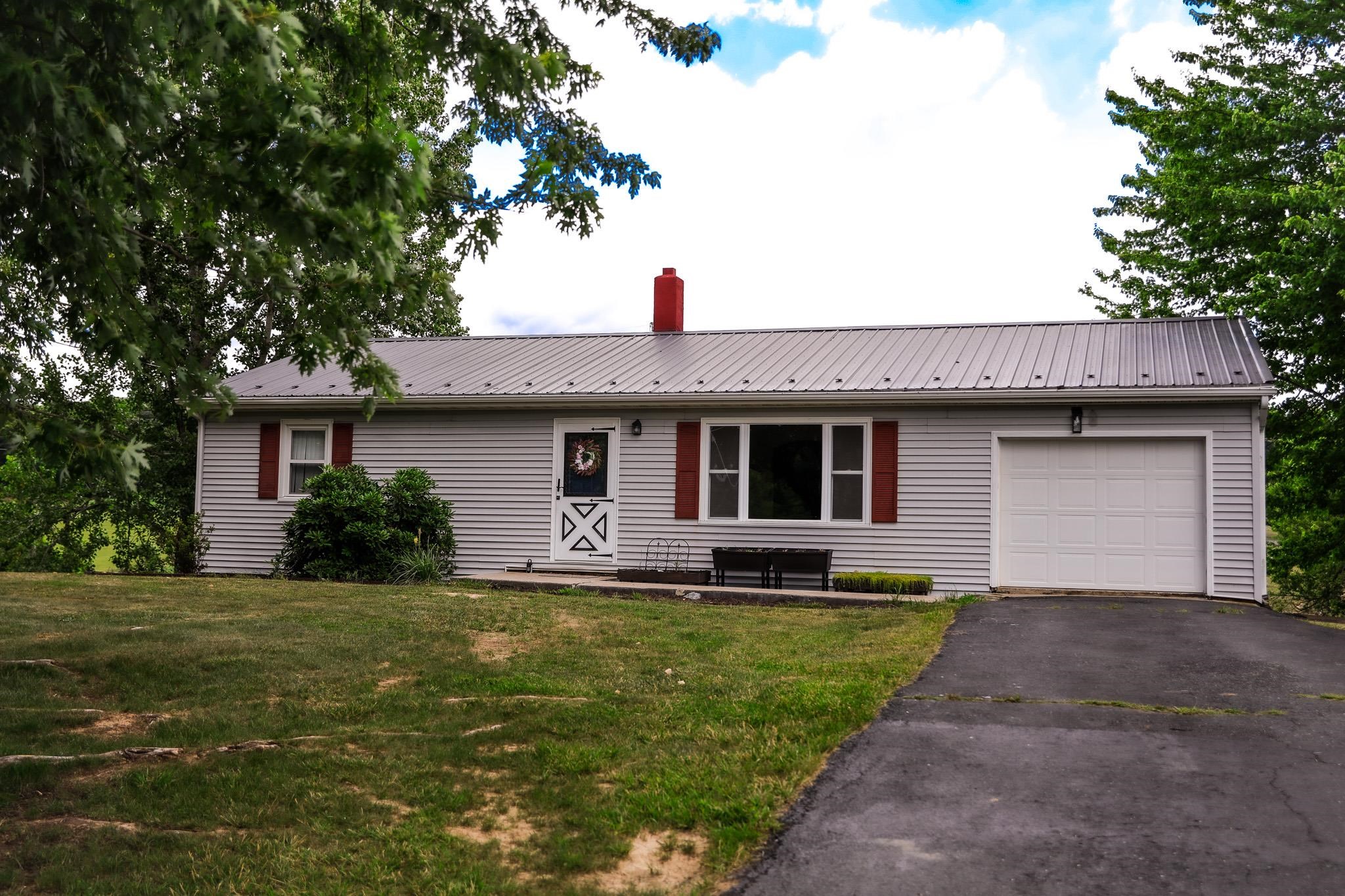 3592 OLD GREENVILLE RD, STAUNTON, Virginia 24401, 2 Bedrooms Bedrooms, ,1 BathroomBathrooms,Residential,Lerty Humphries Estate,3592 OLD GREENVILLE RD,678532 MLS # 678532 3592 OLD GREENVILLE RD, STAUNTON, Virginia 24401, 2 Bedrooms Bedrooms, ,1 BathroomBathrooms,Residential,Lerty Humphries Estate,3592 OLD GREENVILLE RD,678532 MLS # 678532
