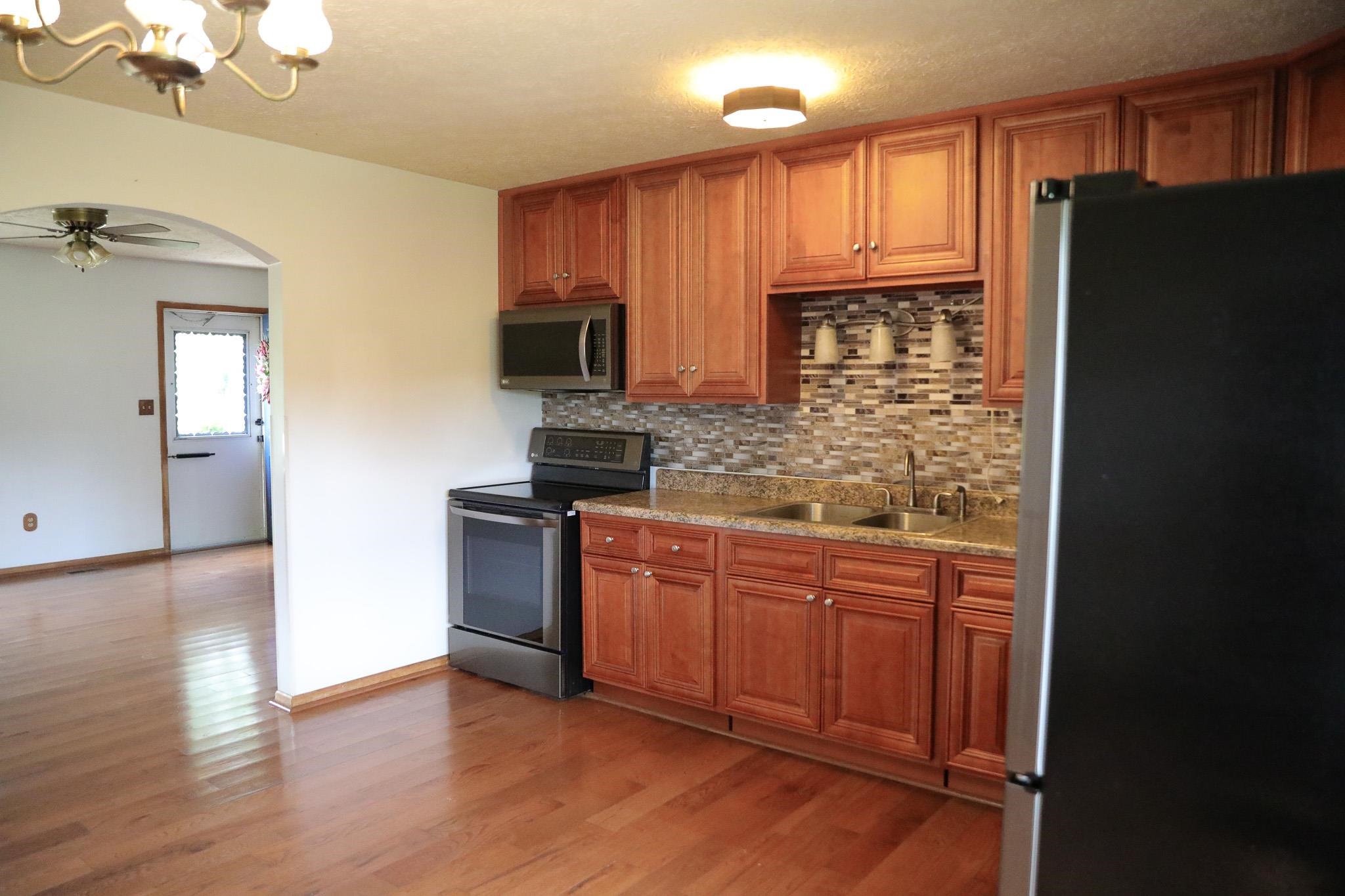 3592 OLD GREENVILLE RD, STAUNTON, Virginia 24401, 2 Bedrooms Bedrooms, ,1 BathroomBathrooms,Residential,Lerty Humphries Estate,3592 OLD GREENVILLE RD,678532 MLS # 678532 3592 OLD GREENVILLE RD, STAUNTON, Virginia 24401, 2 Bedrooms Bedrooms, ,1 BathroomBathrooms,Residential,Lerty Humphries Estate,3592 OLD GREENVILLE RD,678532 MLS # 678532