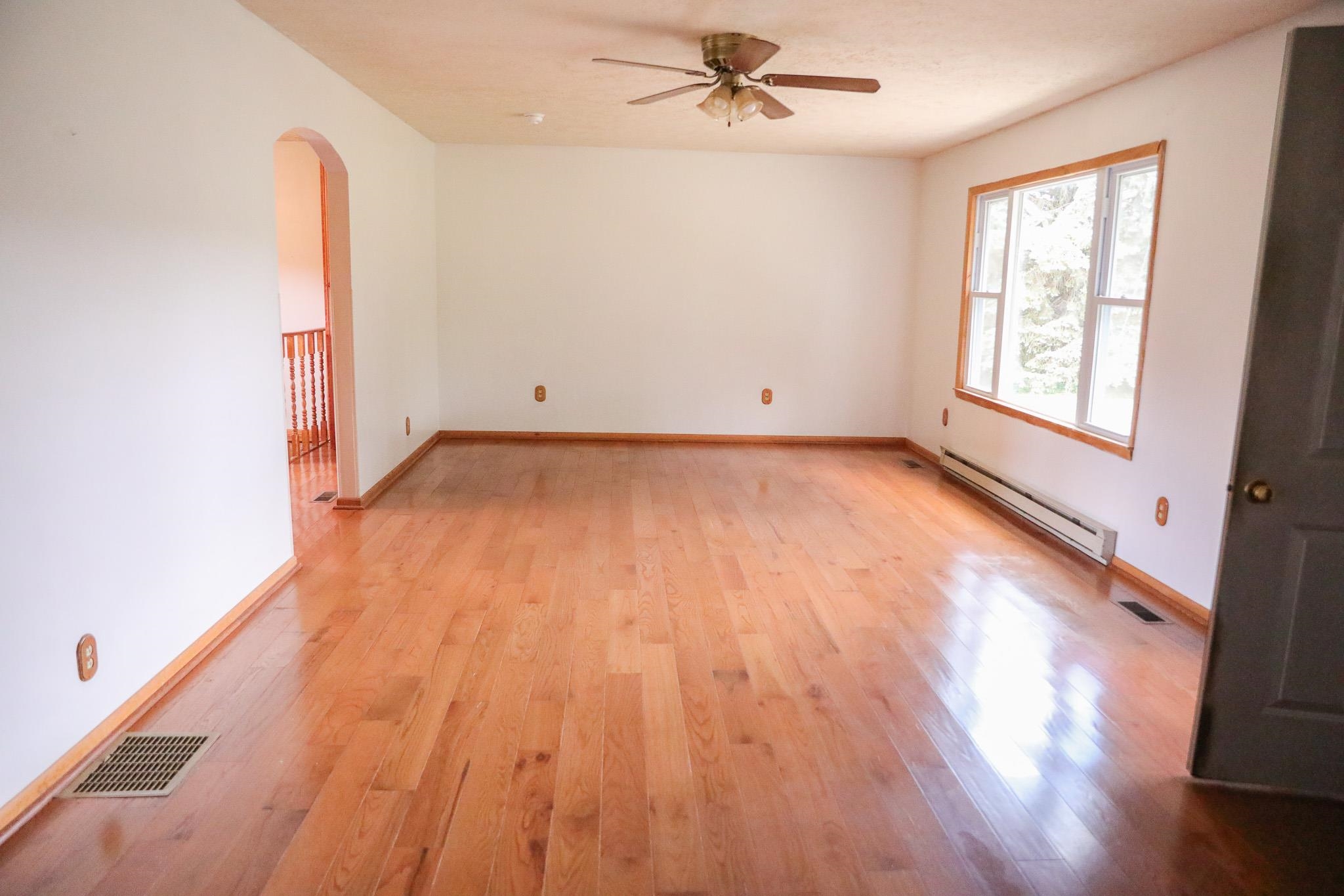 3592 OLD GREENVILLE RD, STAUNTON, Virginia 24401, 2 Bedrooms Bedrooms, ,1 BathroomBathrooms,Residential,Lerty Humphries Estate,3592 OLD GREENVILLE RD,678532 MLS # 678532 3592 OLD GREENVILLE RD, STAUNTON, Virginia 24401, 2 Bedrooms Bedrooms, ,1 BathroomBathrooms,Residential,Lerty Humphries Estate,3592 OLD GREENVILLE RD,678532 MLS # 678532