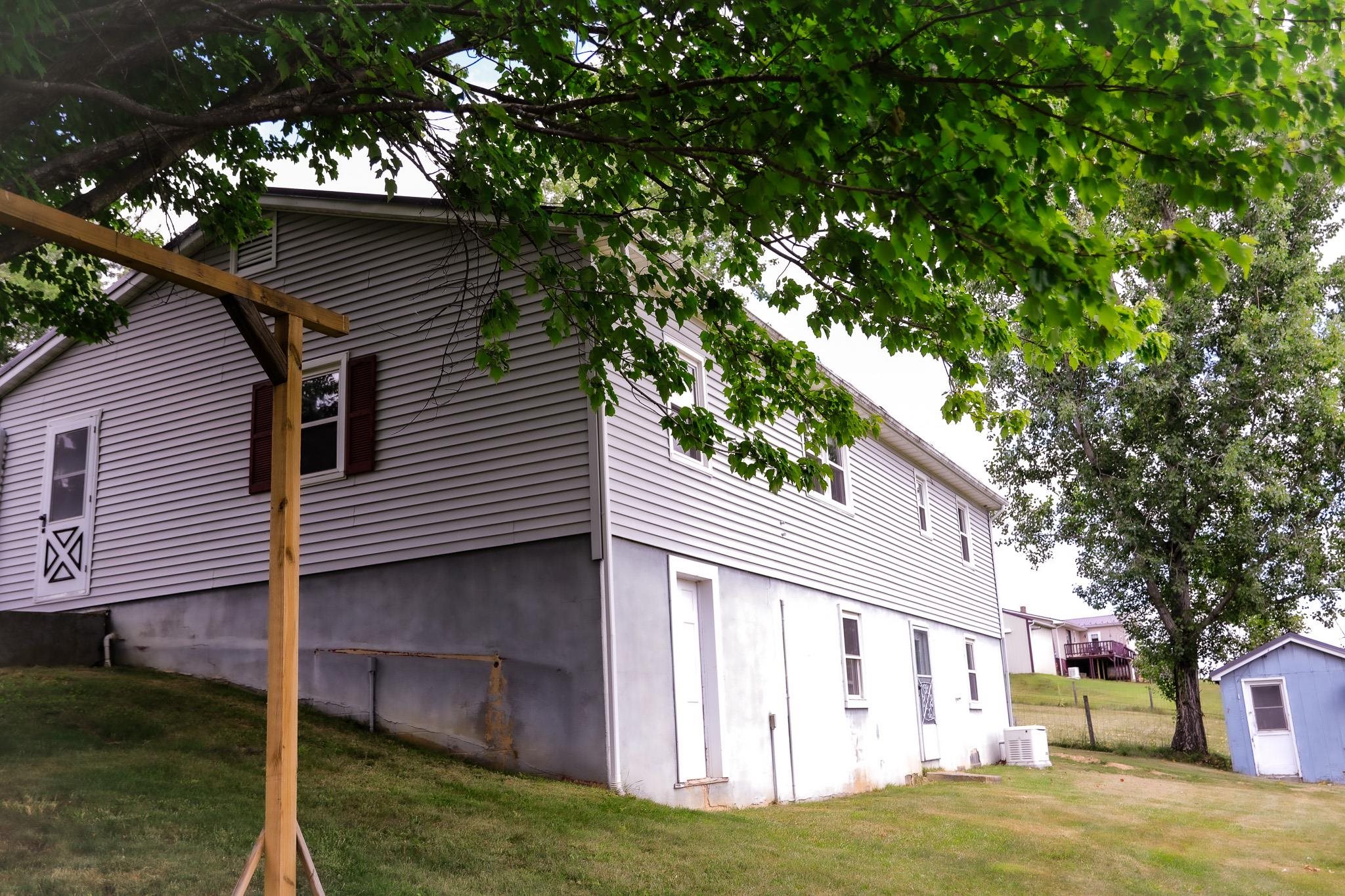 3592 OLD GREENVILLE RD, STAUNTON, Virginia 24401, 2 Bedrooms Bedrooms, ,1 BathroomBathrooms,Residential,Lerty Humphries Estate,3592 OLD GREENVILLE RD,678532 MLS # 678532 3592 OLD GREENVILLE RD, STAUNTON, Virginia 24401, 2 Bedrooms Bedrooms, ,1 BathroomBathrooms,Residential,Lerty Humphries Estate,3592 OLD GREENVILLE RD,678532 MLS # 678532