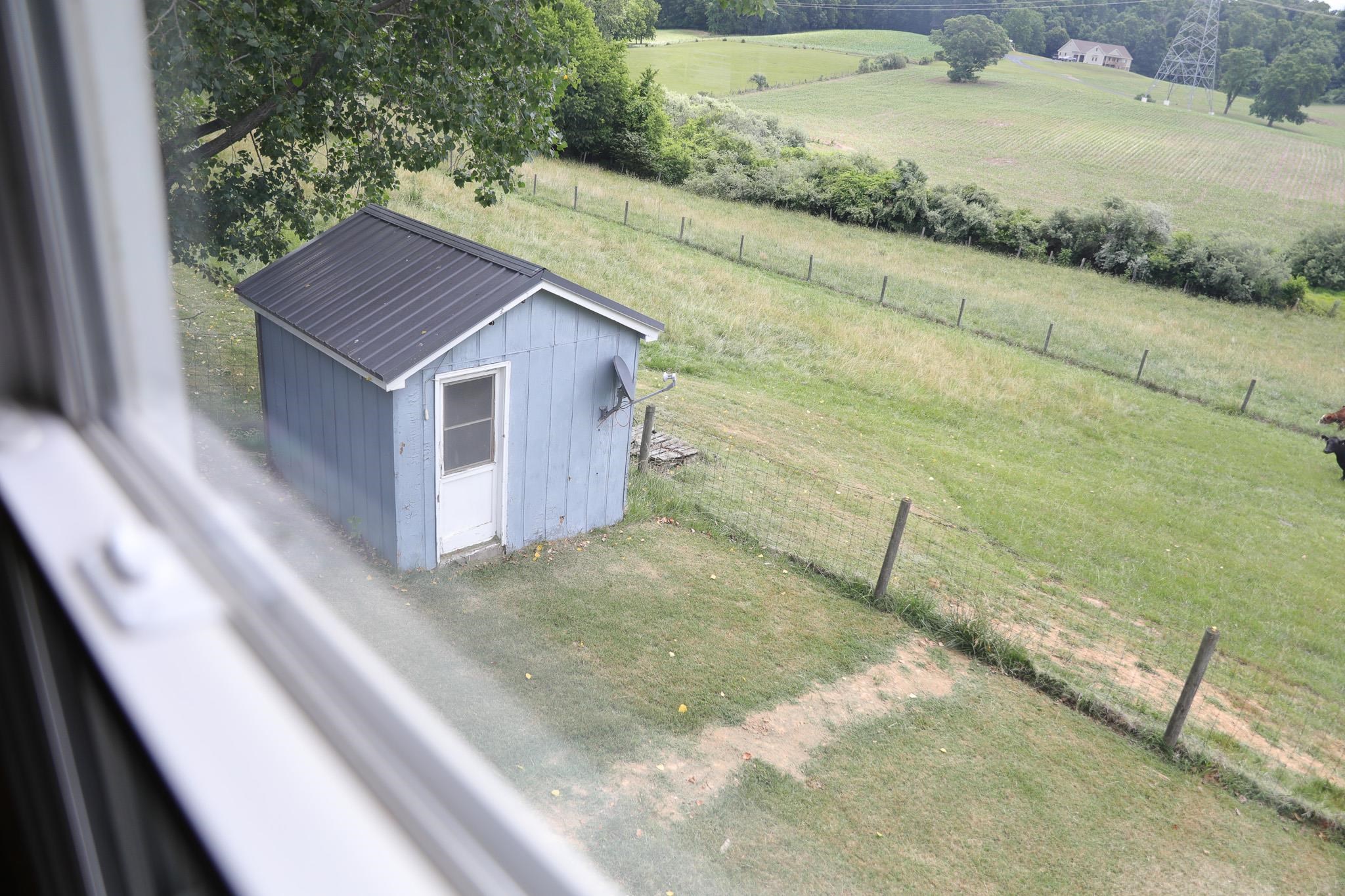 3592 OLD GREENVILLE RD, STAUNTON, Virginia 24401, 2 Bedrooms Bedrooms, ,1 BathroomBathrooms,Residential,Lerty Humphries Estate,3592 OLD GREENVILLE RD,678532 MLS # 678532 3592 OLD GREENVILLE RD, STAUNTON, Virginia 24401, 2 Bedrooms Bedrooms, ,1 BathroomBathrooms,Residential,Lerty Humphries Estate,3592 OLD GREENVILLE RD,678532 MLS # 678532
