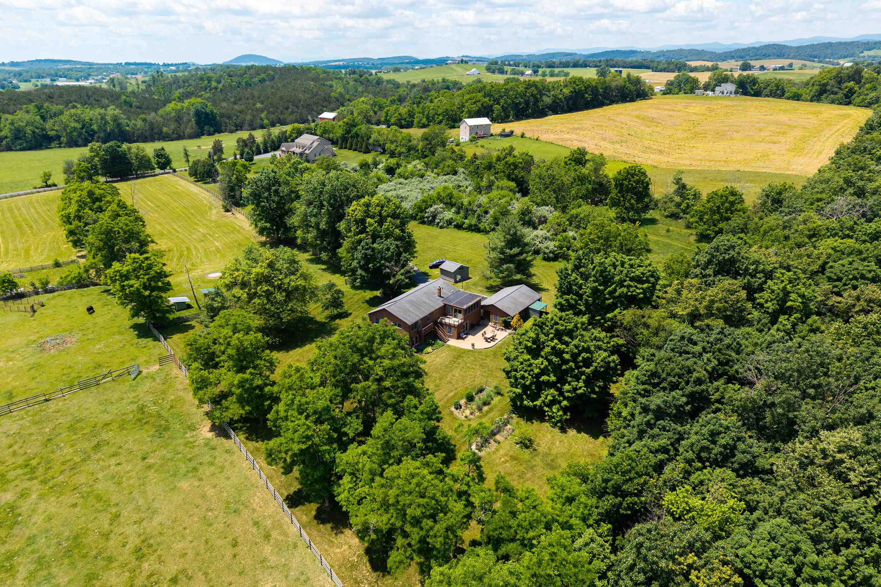 3980 GREENMOUNT RD, ROCKINGHAM, Virginia 22802, 4 Bedrooms Bedrooms, ,2 BathroomsBathrooms,Residential,3980 GREENMOUNT RD,678535 MLS # 678535 3980 GREENMOUNT RD, ROCKINGHAM, Virginia 22802, 4 Bedrooms Bedrooms, ,2 BathroomsBathrooms,Residential,3980 GREENMOUNT RD,678535 MLS # 678535