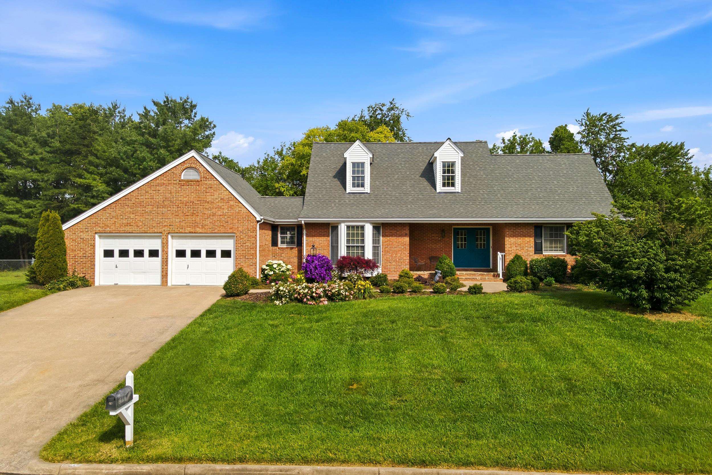 415 KERN ST, WOODSTOCK, Virginia 22664, 4 Bedrooms Bedrooms, ,2 BathroomsBathrooms,Residential,415 KERN ST,678543 MLS # 678543 415 KERN ST, WOODSTOCK, Virginia 22664, 4 Bedrooms Bedrooms, ,2 BathroomsBathrooms,Residential,415 KERN ST,678543 MLS # 678543