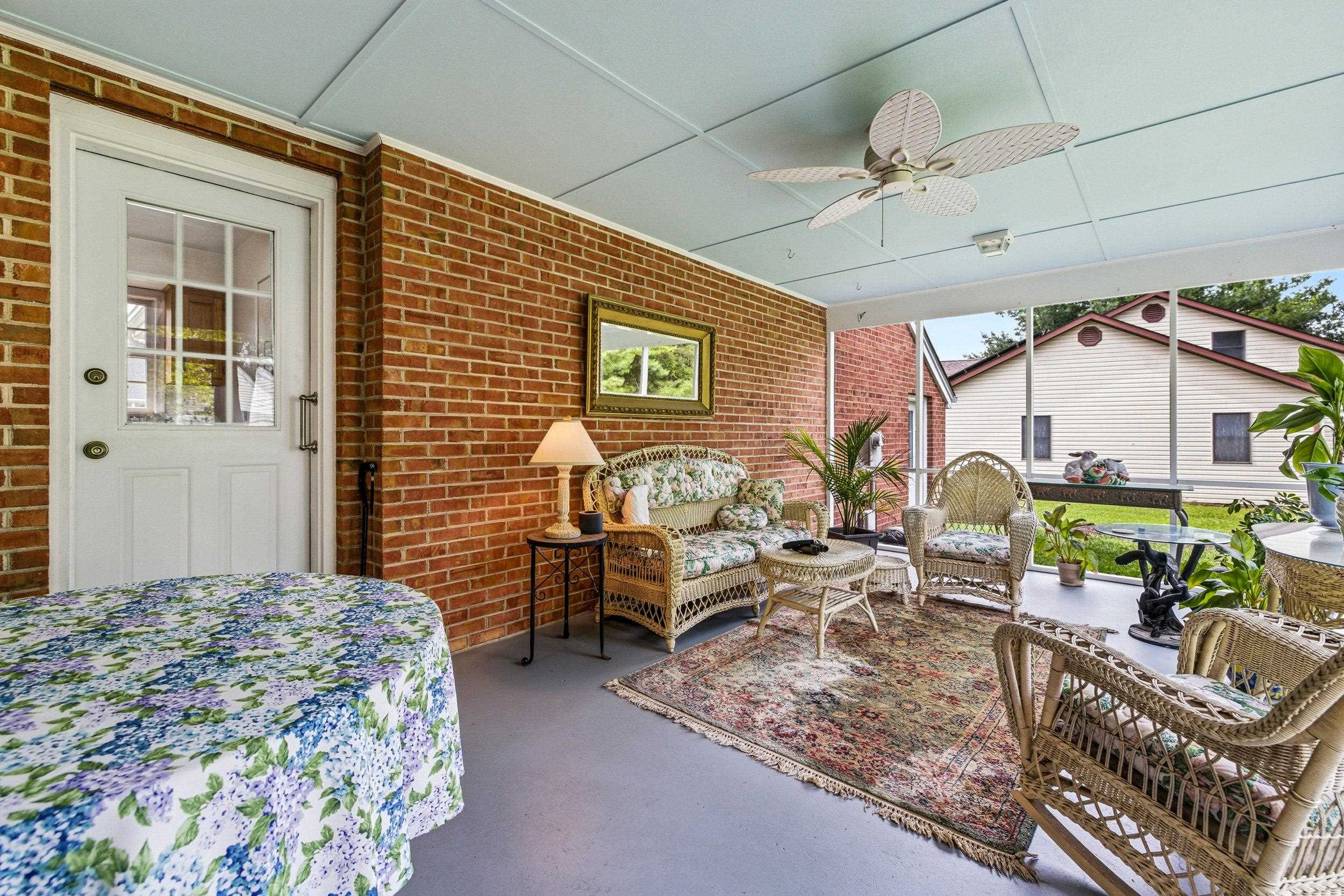415 KERN ST, WOODSTOCK, Virginia 22664, 4 Bedrooms Bedrooms, ,2 BathroomsBathrooms,Residential,415 KERN ST,678543 MLS # 678543 415 KERN ST, WOODSTOCK, Virginia 22664, 4 Bedrooms Bedrooms, ,2 BathroomsBathrooms,Residential,415 KERN ST,678543 MLS # 678543