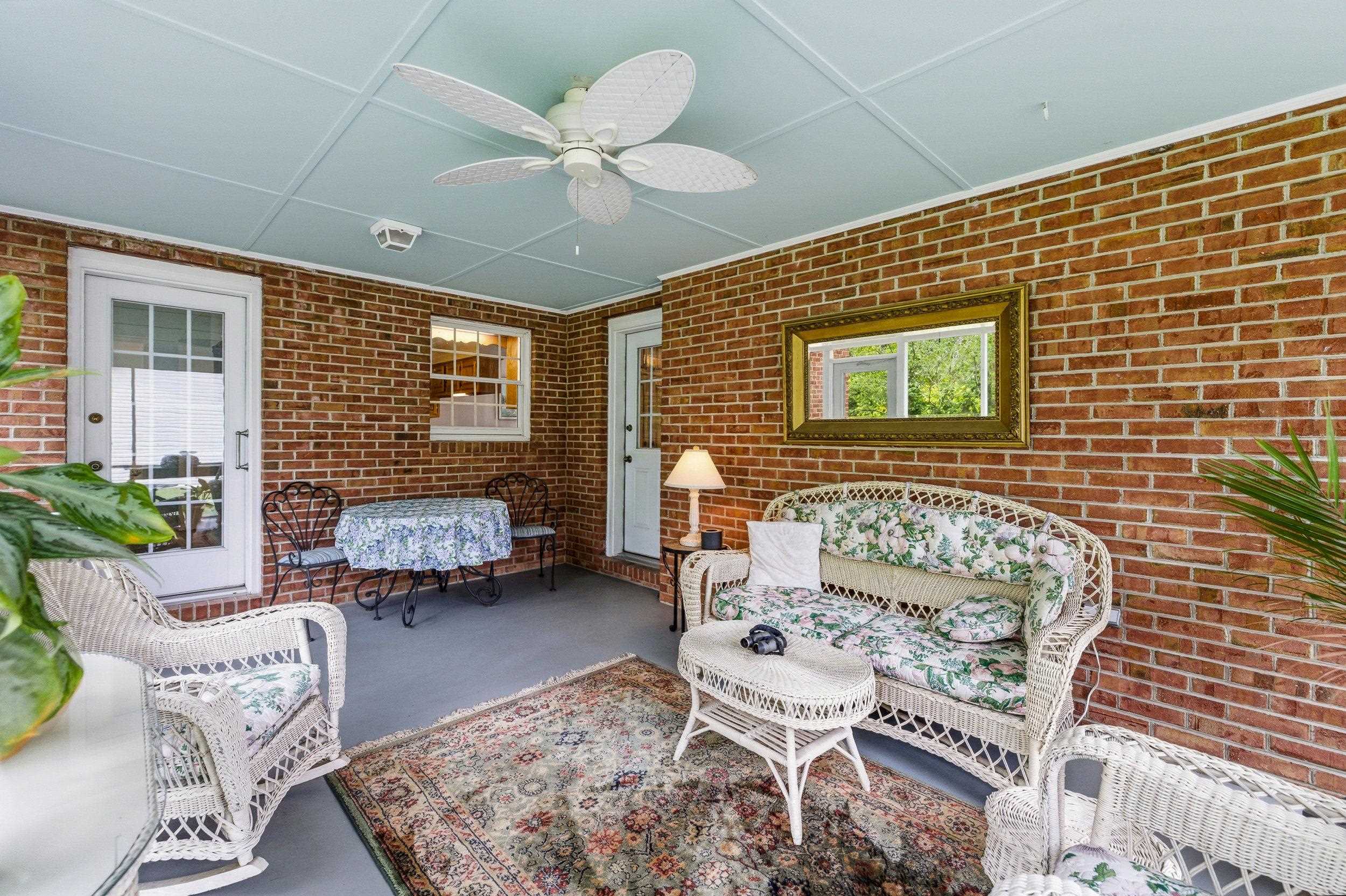 415 KERN ST, WOODSTOCK, Virginia 22664, 4 Bedrooms Bedrooms, ,2 BathroomsBathrooms,Residential,415 KERN ST,678543 MLS # 678543 415 KERN ST, WOODSTOCK, Virginia 22664, 4 Bedrooms Bedrooms, ,2 BathroomsBathrooms,Residential,415 KERN ST,678543 MLS # 678543