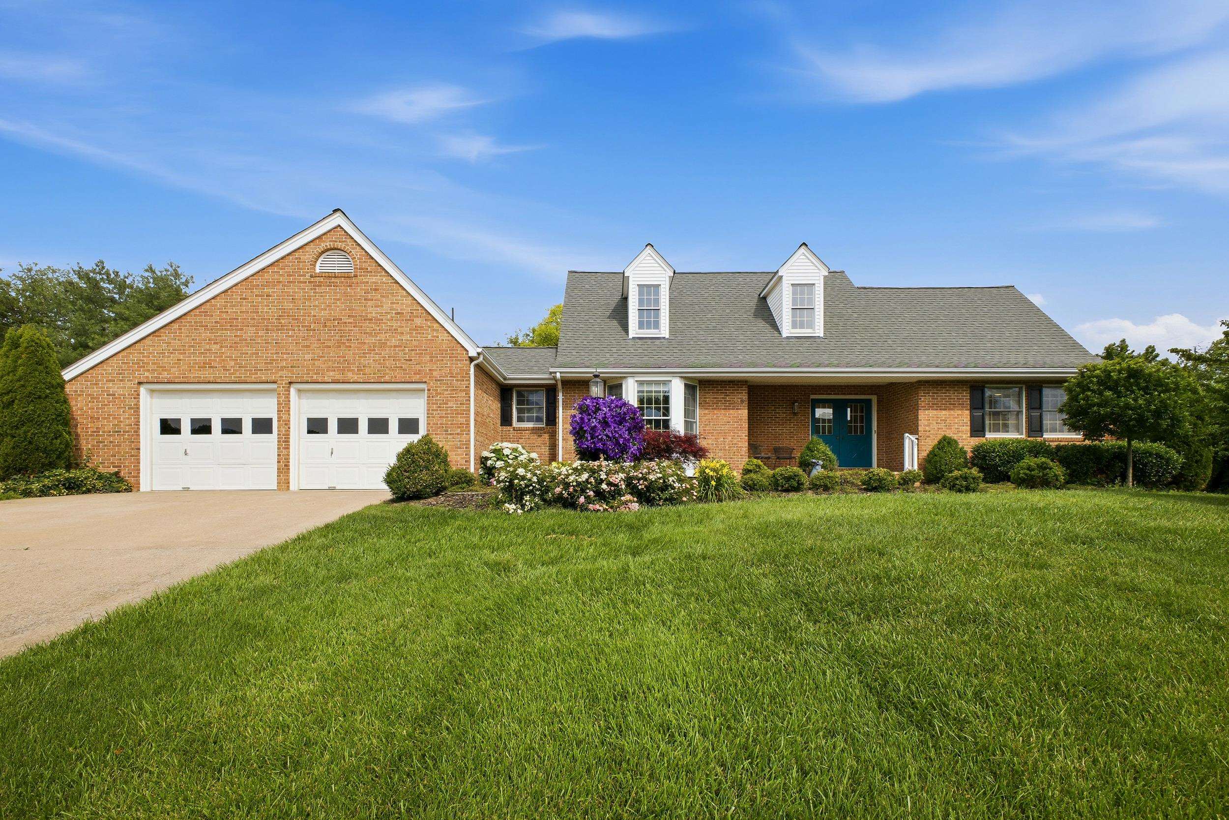 415 KERN ST, WOODSTOCK, Virginia 22664, 4 Bedrooms Bedrooms, ,2 BathroomsBathrooms,Residential,415 KERN ST,678543 MLS # 678543 415 KERN ST, WOODSTOCK, Virginia 22664, 4 Bedrooms Bedrooms, ,2 BathroomsBathrooms,Residential,415 KERN ST,678543 MLS # 678543
