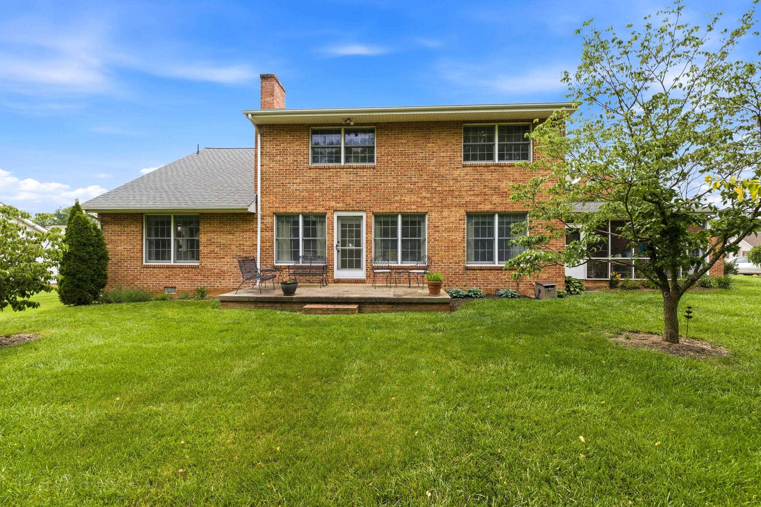 415 KERN ST, WOODSTOCK, Virginia 22664, 4 Bedrooms Bedrooms, ,2 BathroomsBathrooms,Residential,415 KERN ST,678543 MLS # 678543 415 KERN ST, WOODSTOCK, Virginia 22664, 4 Bedrooms Bedrooms, ,2 BathroomsBathrooms,Residential,415 KERN ST,678543 MLS # 678543