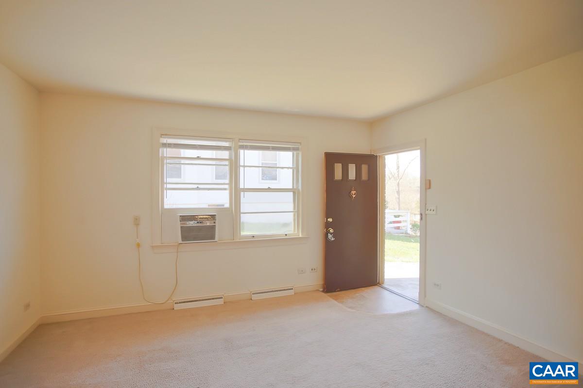 912 SAINT CHARLES AVE, CHARLOTTESVILLE, Virginia 22901, ,Residential,912 SAINT CHARLES AVE,678552 MLS # 678552