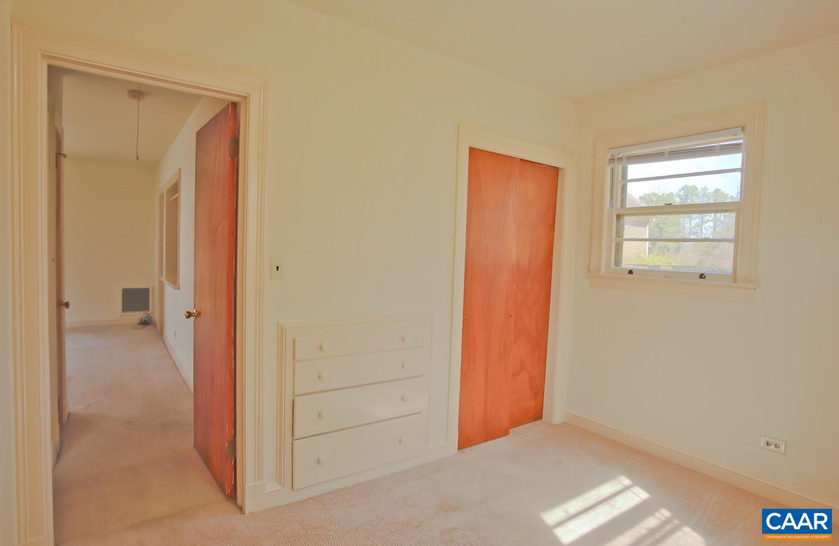 912 SAINT CHARLES AVE, CHARLOTTESVILLE, Virginia 22901, ,Residential,912 SAINT CHARLES AVE,678552 MLS # 678552