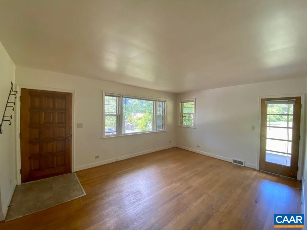 912 SAINT CHARLES AVE, CHARLOTTESVILLE, Virginia 22901, ,Residential,912 SAINT CHARLES AVE,678552 MLS # 678552
