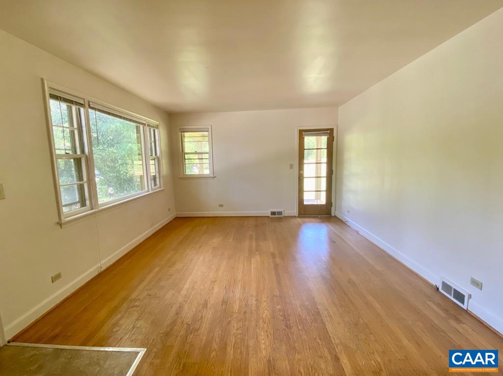 912 SAINT CHARLES AVE, CHARLOTTESVILLE, Virginia 22901, ,Residential,912 SAINT CHARLES AVE,678552 MLS # 678552