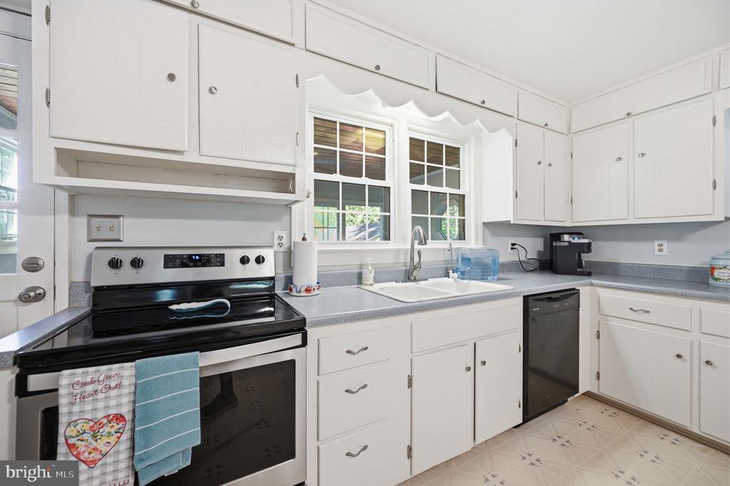 9337 EVERONA RD, UNIONVILLE, Virginia 22567, 3 Bedrooms Bedrooms, ,2 BathroomsBathrooms,Residential,9337 EVERONA RD,VAOR2014466 MLS # VAOR2014466