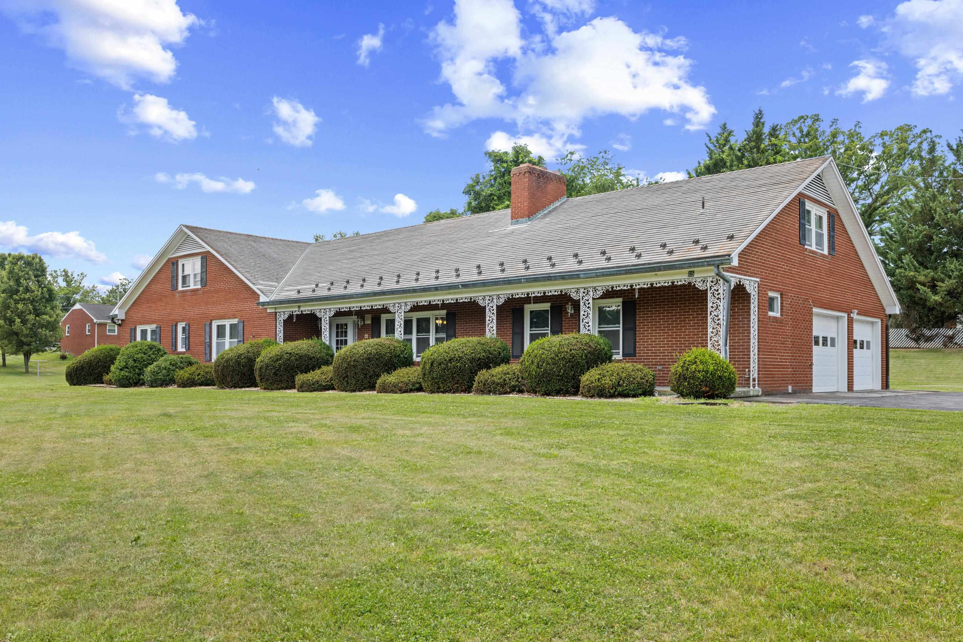 15 YORK AVE, STUARTS DRAFT, Virginia 24477, 3 Bedrooms Bedrooms, ,3 BathroomsBathrooms,Residential,15 YORK AVE,678557 MLS # 678557 15 YORK AVE, STUARTS DRAFT, Virginia 24477, 3 Bedrooms Bedrooms, ,3 BathroomsBathrooms,Residential,15 YORK AVE,678557 MLS # 678557