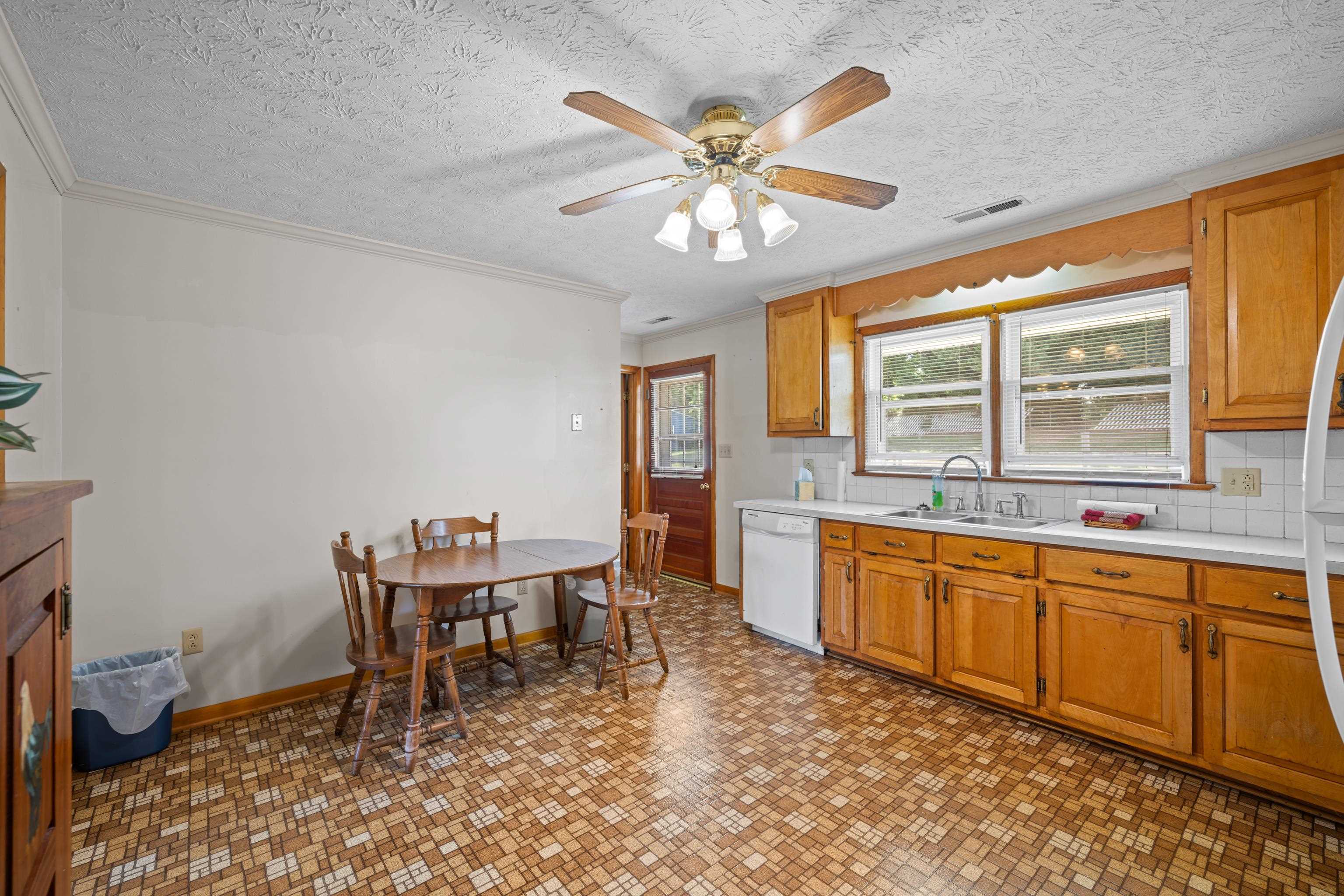 15 YORK AVE, STUARTS DRAFT, Virginia 24477, 3 Bedrooms Bedrooms, ,3 BathroomsBathrooms,Residential,15 YORK AVE,678557 MLS # 678557 15 YORK AVE, STUARTS DRAFT, Virginia 24477, 3 Bedrooms Bedrooms, ,3 BathroomsBathrooms,Residential,15 YORK AVE,678557 MLS # 678557