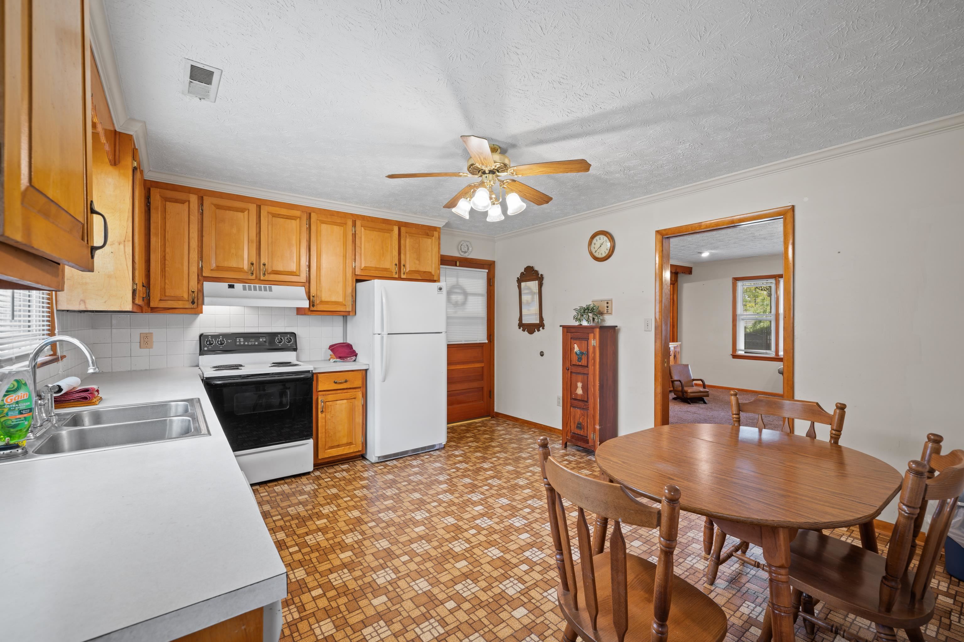 15 YORK AVE, STUARTS DRAFT, Virginia 24477, 3 Bedrooms Bedrooms, ,3 BathroomsBathrooms,Residential,15 YORK AVE,678557 MLS # 678557 15 YORK AVE, STUARTS DRAFT, Virginia 24477, 3 Bedrooms Bedrooms, ,3 BathroomsBathrooms,Residential,15 YORK AVE,678557 MLS # 678557