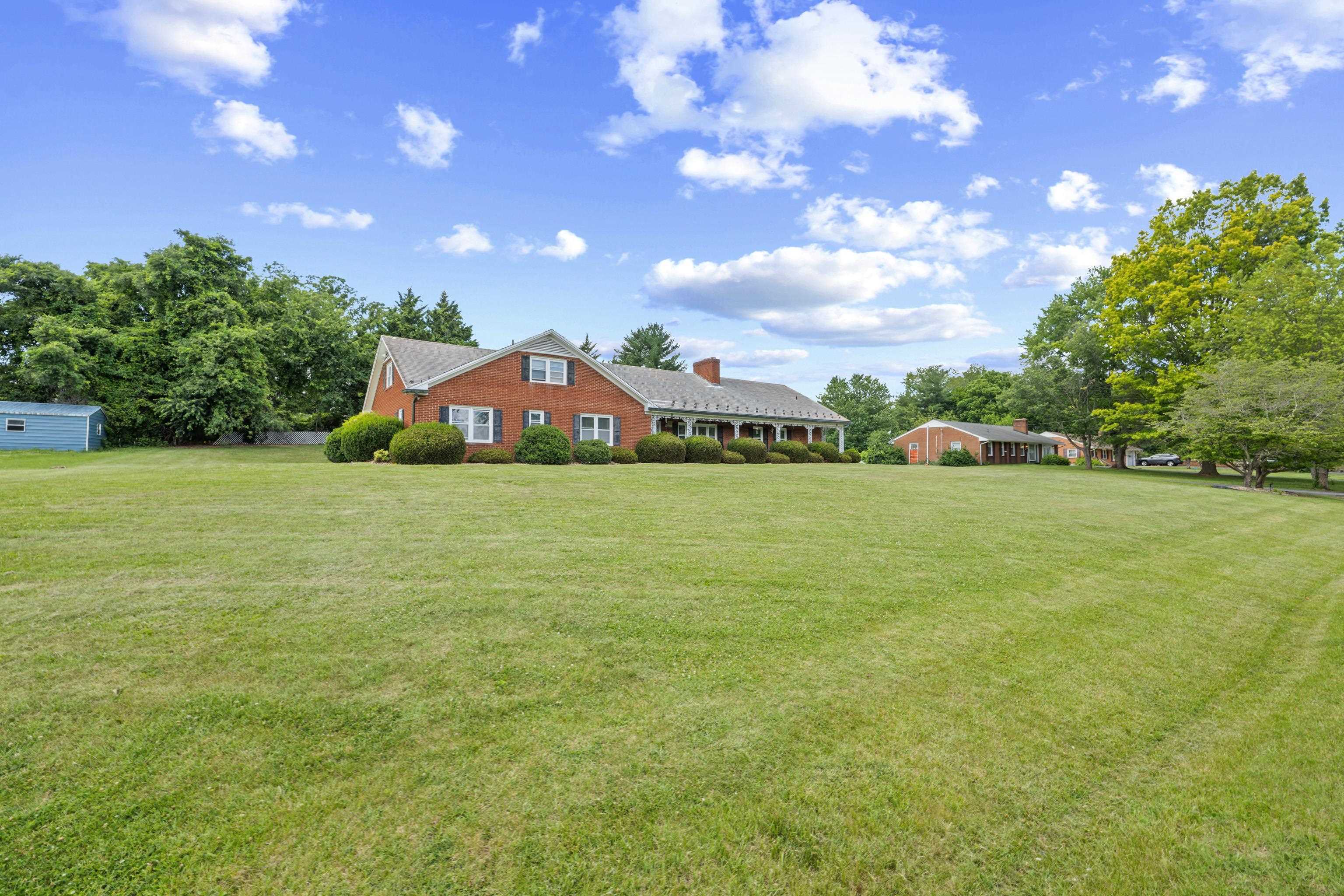 15 YORK AVE, STUARTS DRAFT, Virginia 24477, 3 Bedrooms Bedrooms, ,3 BathroomsBathrooms,Residential,15 YORK AVE,678557 MLS # 678557 15 YORK AVE, STUARTS DRAFT, Virginia 24477, 3 Bedrooms Bedrooms, ,3 BathroomsBathrooms,Residential,15 YORK AVE,678557 MLS # 678557