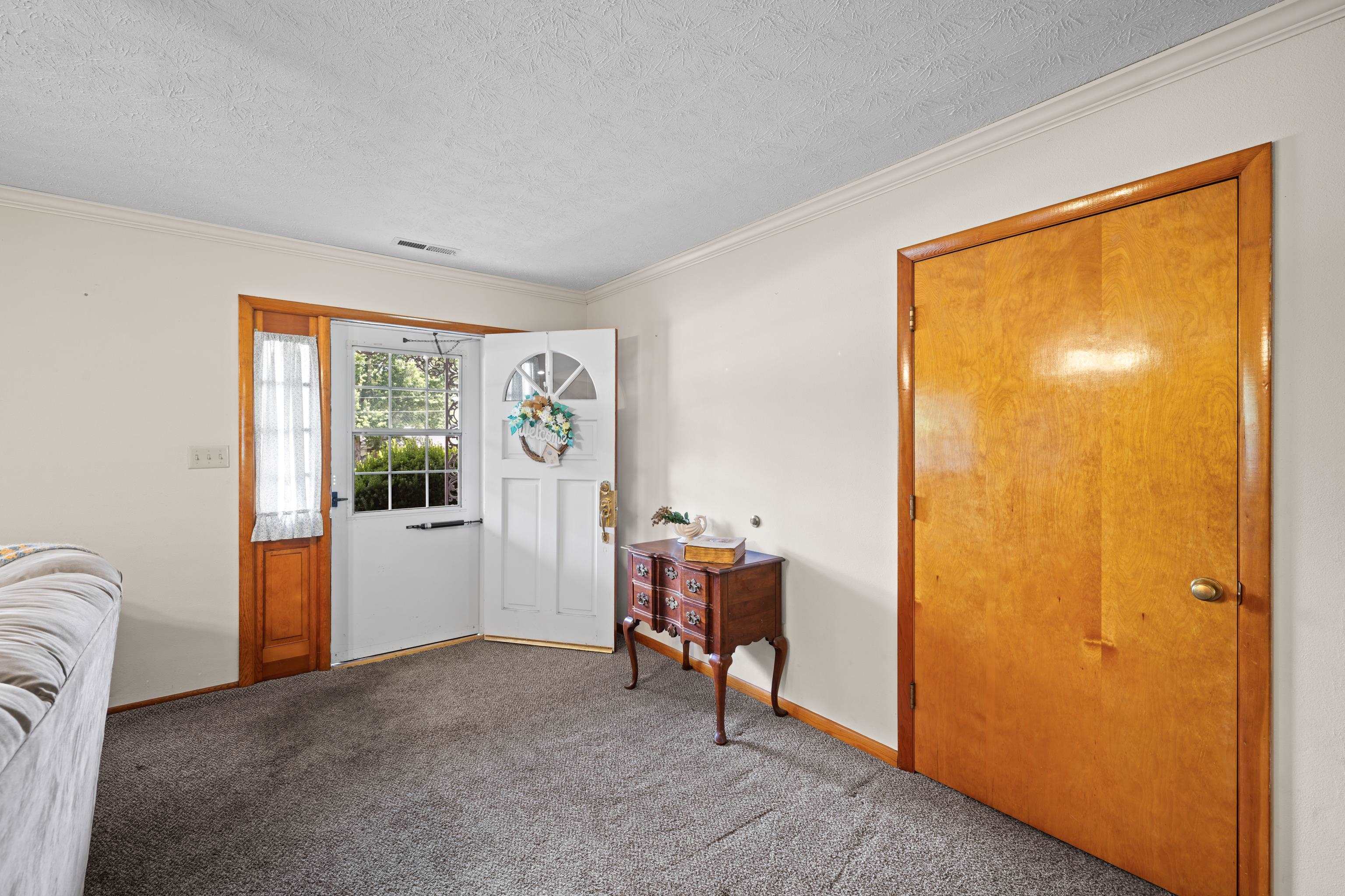 15 YORK AVE, STUARTS DRAFT, Virginia 24477, 3 Bedrooms Bedrooms, ,3 BathroomsBathrooms,Residential,15 YORK AVE,678557 MLS # 678557 15 YORK AVE, STUARTS DRAFT, Virginia 24477, 3 Bedrooms Bedrooms, ,3 BathroomsBathrooms,Residential,15 YORK AVE,678557 MLS # 678557
