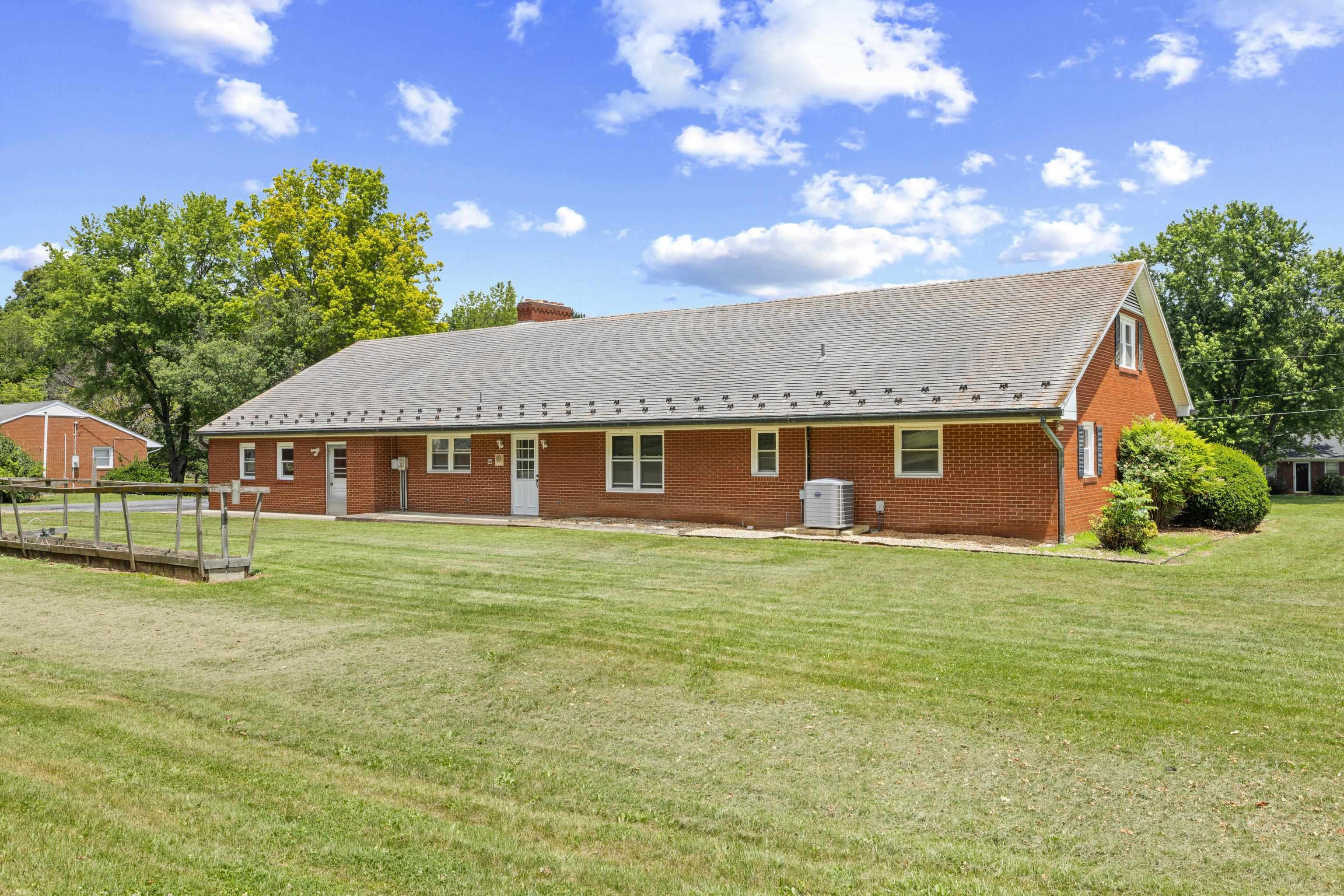 15 YORK AVE, STUARTS DRAFT, Virginia 24477, 3 Bedrooms Bedrooms, ,3 BathroomsBathrooms,Residential,15 YORK AVE,678557 MLS # 678557 15 YORK AVE, STUARTS DRAFT, Virginia 24477, 3 Bedrooms Bedrooms, ,3 BathroomsBathrooms,Residential,15 YORK AVE,678557 MLS # 678557