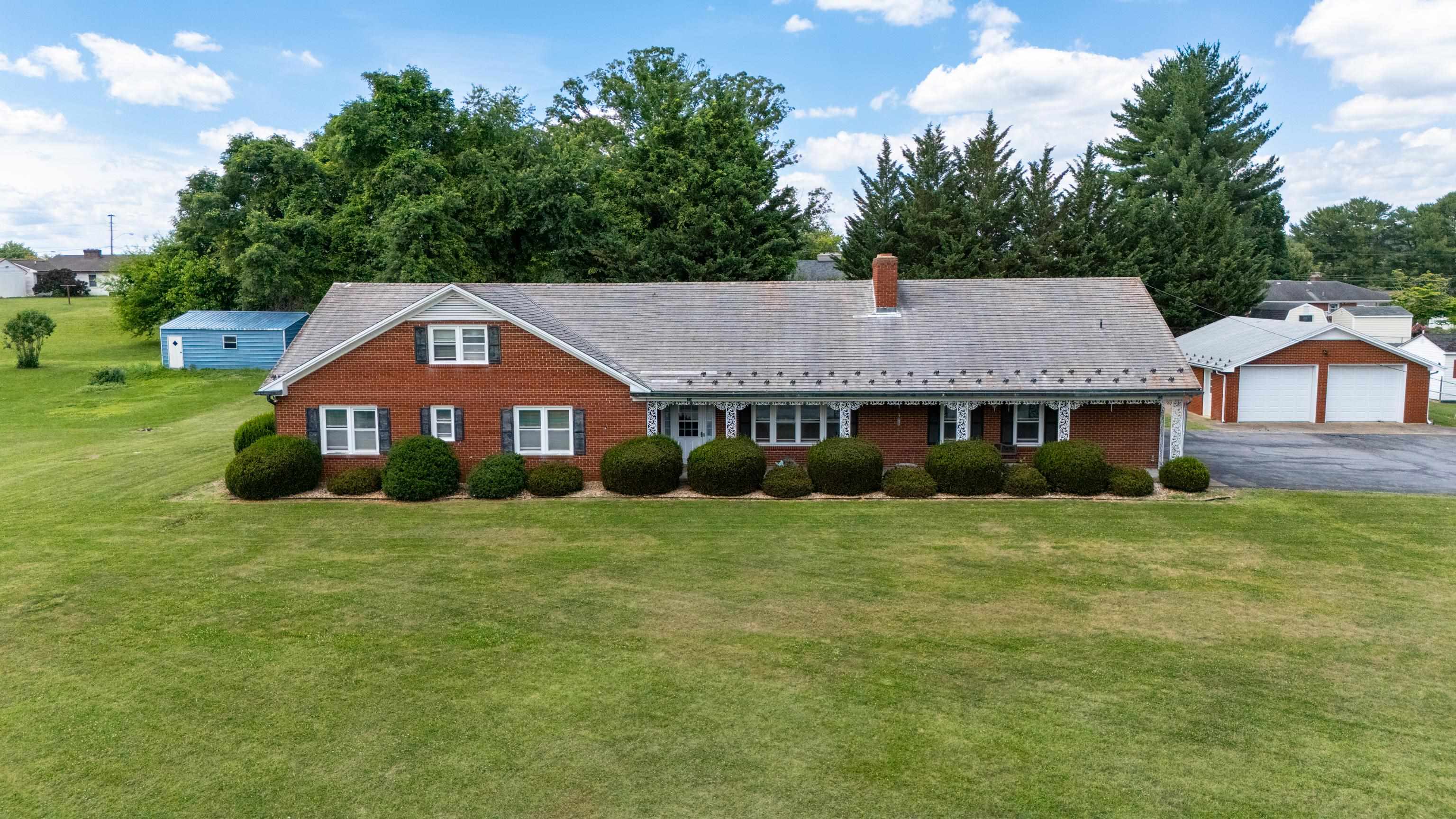 15 YORK AVE, STUARTS DRAFT, Virginia 24477, 3 Bedrooms Bedrooms, ,3 BathroomsBathrooms,Residential,15 YORK AVE,678557 MLS # 678557 15 YORK AVE, STUARTS DRAFT, Virginia 24477, 3 Bedrooms Bedrooms, ,3 BathroomsBathrooms,Residential,15 YORK AVE,678557 MLS # 678557