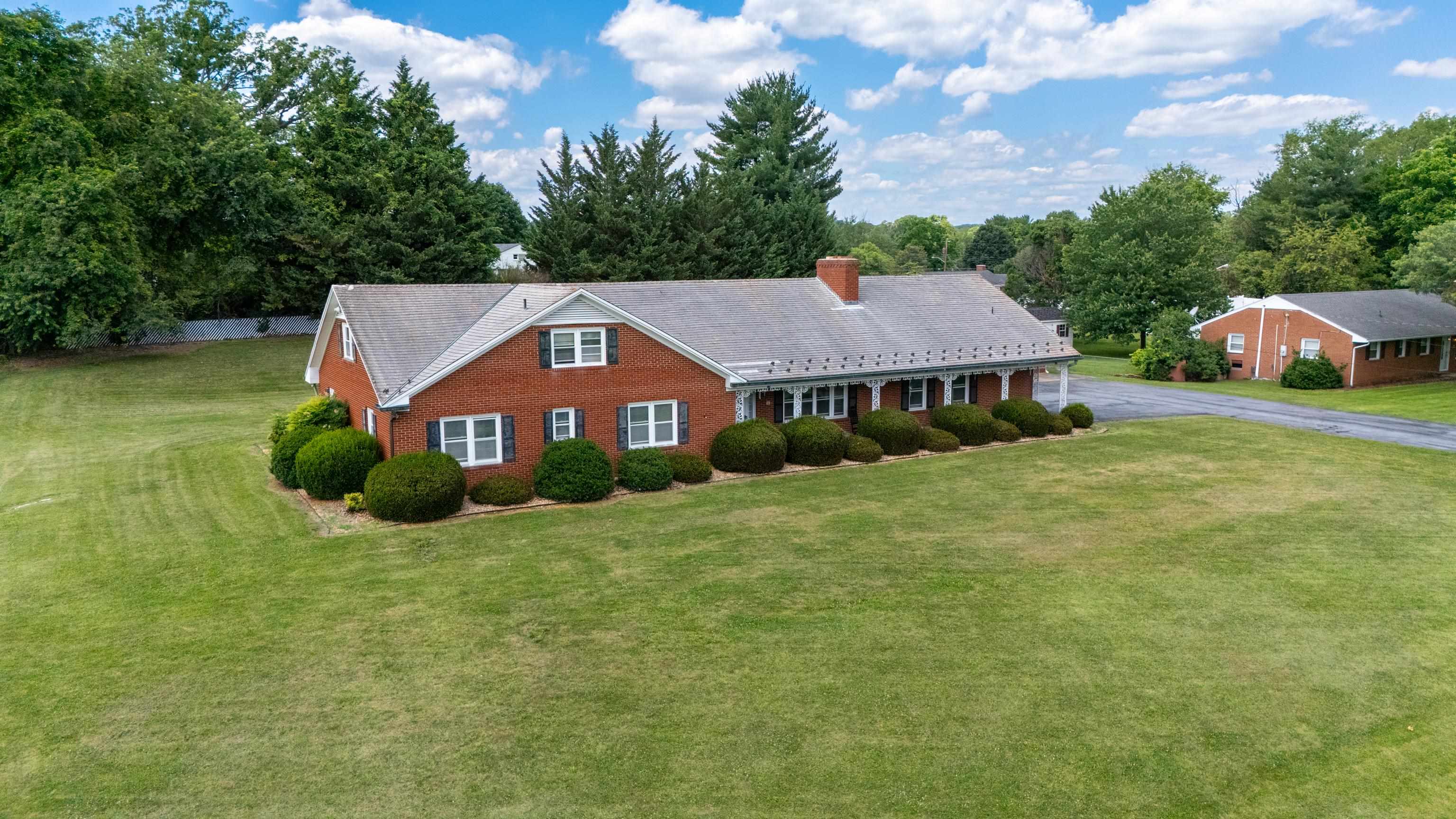 15 YORK AVE, STUARTS DRAFT, Virginia 24477, 3 Bedrooms Bedrooms, ,3 BathroomsBathrooms,Residential,15 YORK AVE,678557 MLS # 678557 15 YORK AVE, STUARTS DRAFT, Virginia 24477, 3 Bedrooms Bedrooms, ,3 BathroomsBathrooms,Residential,15 YORK AVE,678557 MLS # 678557