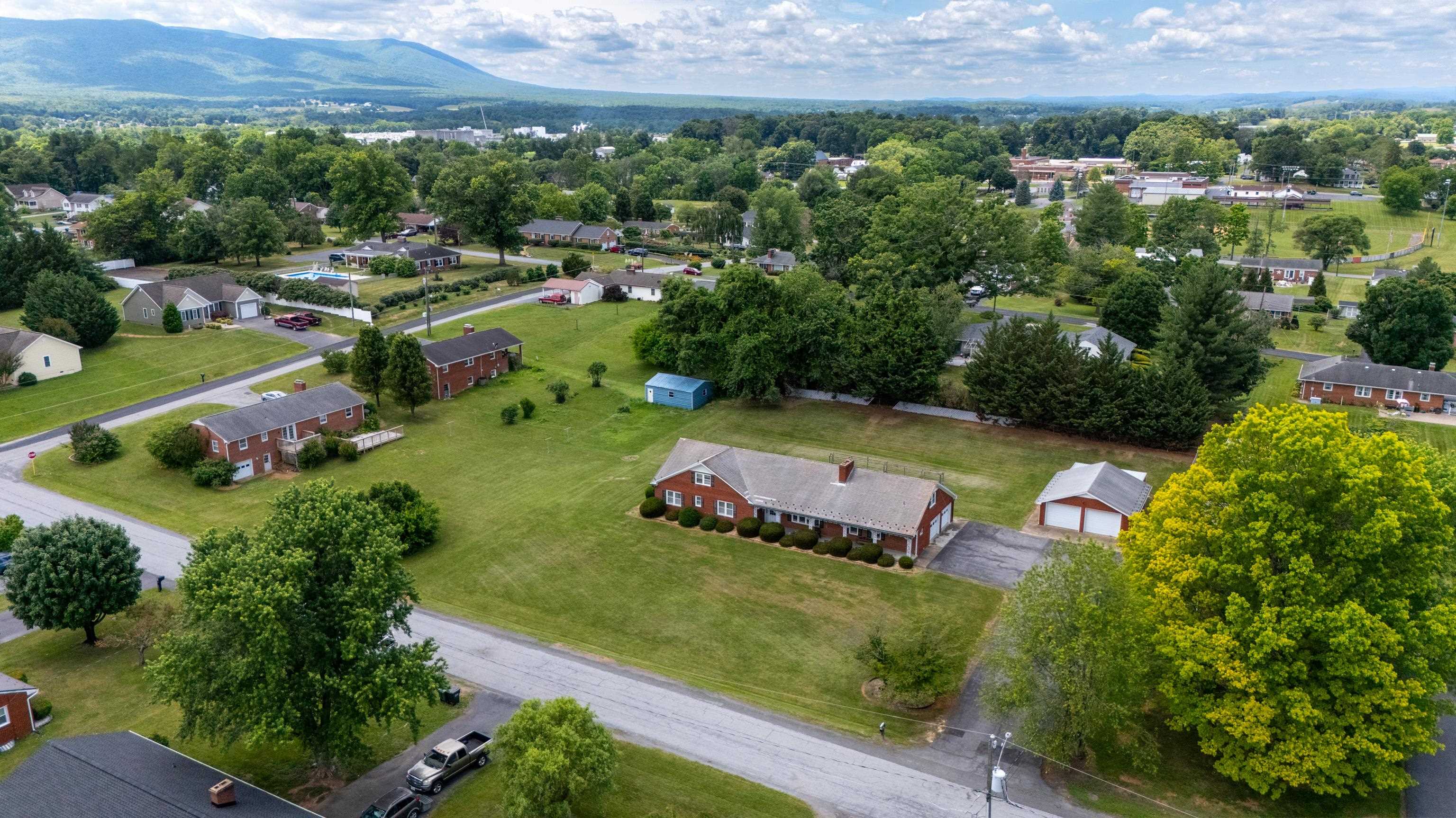 15 YORK AVE, STUARTS DRAFT, Virginia 24477, 3 Bedrooms Bedrooms, ,3 BathroomsBathrooms,Residential,15 YORK AVE,678557 MLS # 678557 15 YORK AVE, STUARTS DRAFT, Virginia 24477, 3 Bedrooms Bedrooms, ,3 BathroomsBathrooms,Residential,15 YORK AVE,678557 MLS # 678557