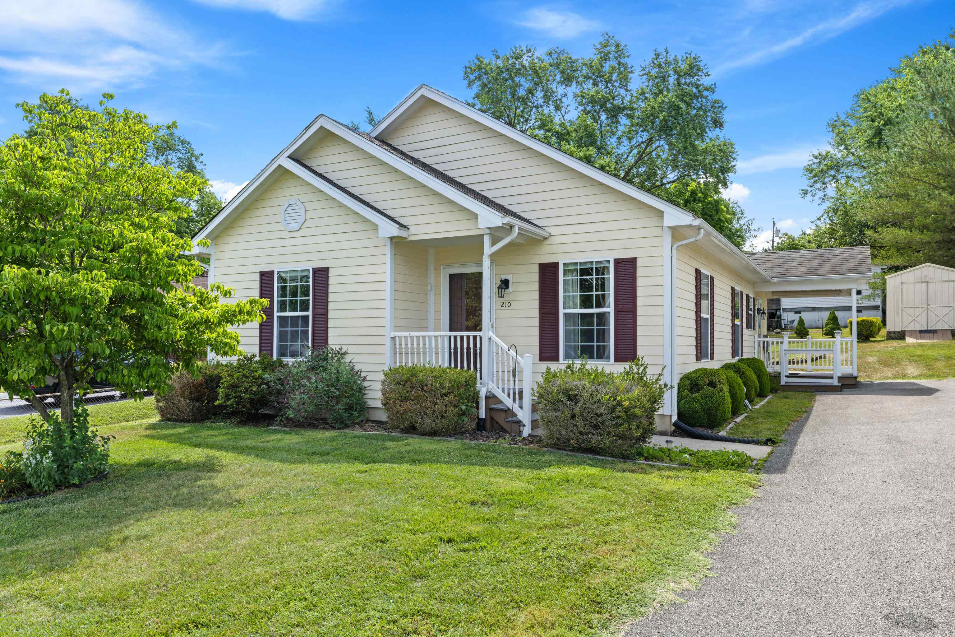 210 WALKER ST, LEXINGTON, Virginia 24450, 3 Bedrooms Bedrooms, ,2 BathroomsBathrooms,Residential,210 WALKER ST,678568 MLS # 678568 210 WALKER ST, LEXINGTON, Virginia 24450, 3 Bedrooms Bedrooms, ,2 BathroomsBathrooms,Residential,210 WALKER ST,678568 MLS # 678568