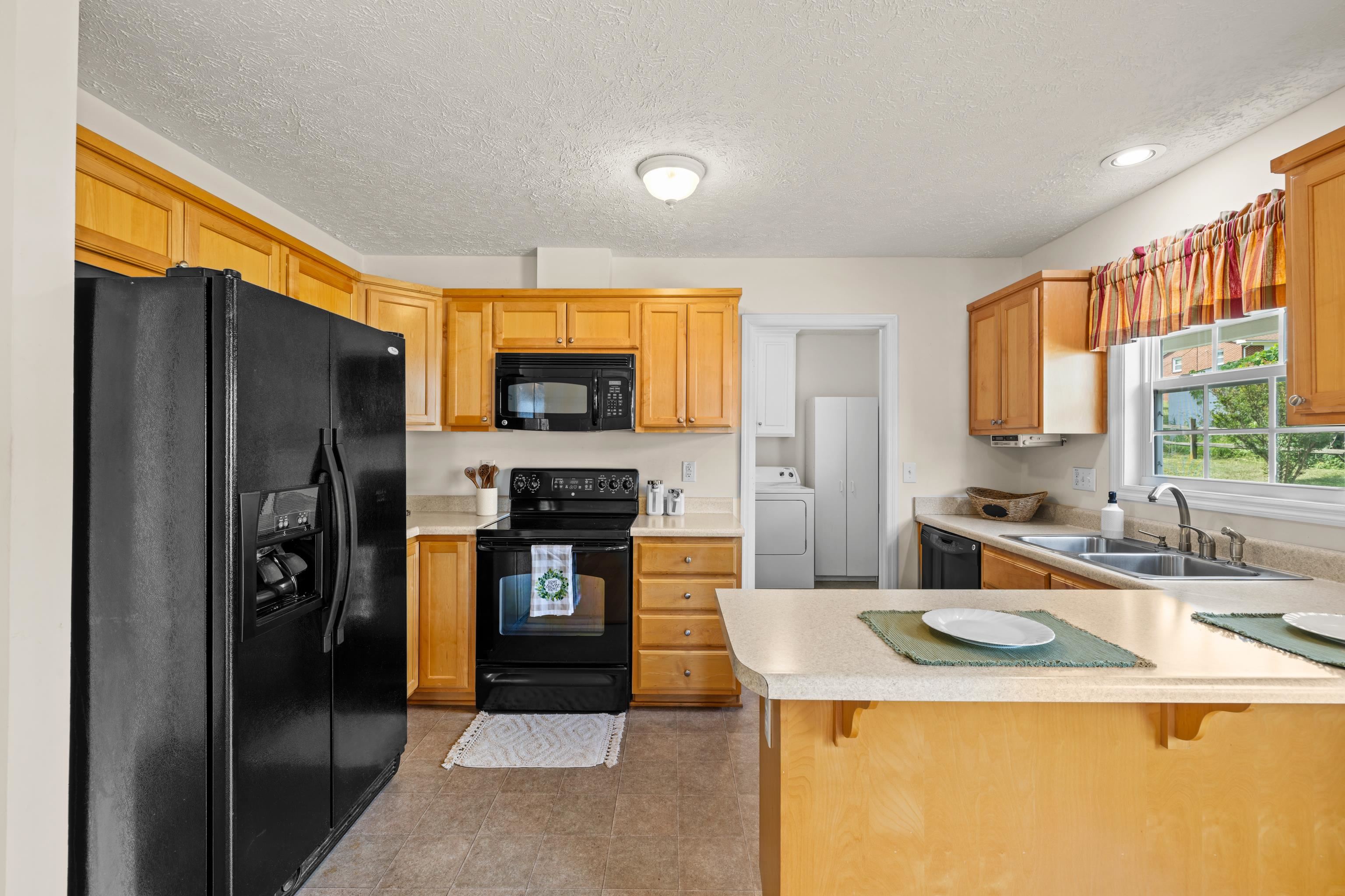 210 WALKER ST, LEXINGTON, Virginia 24450, 3 Bedrooms Bedrooms, ,2 BathroomsBathrooms,Residential,210 WALKER ST,678568 MLS # 678568 210 WALKER ST, LEXINGTON, Virginia 24450, 3 Bedrooms Bedrooms, ,2 BathroomsBathrooms,Residential,210 WALKER ST,678568 MLS # 678568