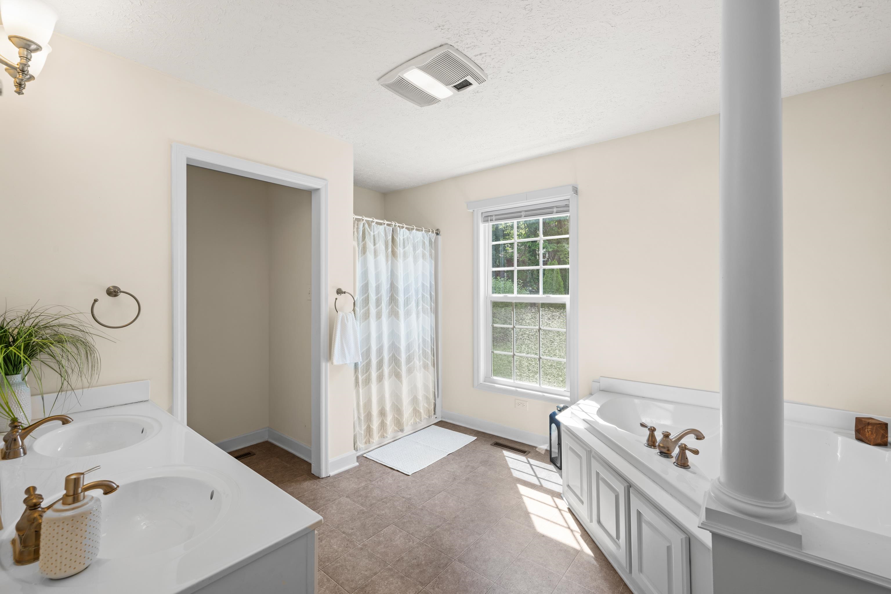 210 WALKER ST, LEXINGTON, Virginia 24450, 3 Bedrooms Bedrooms, ,2 BathroomsBathrooms,Residential,210 WALKER ST,678568 MLS # 678568 210 WALKER ST, LEXINGTON, Virginia 24450, 3 Bedrooms Bedrooms, ,2 BathroomsBathrooms,Residential,210 WALKER ST,678568 MLS # 678568