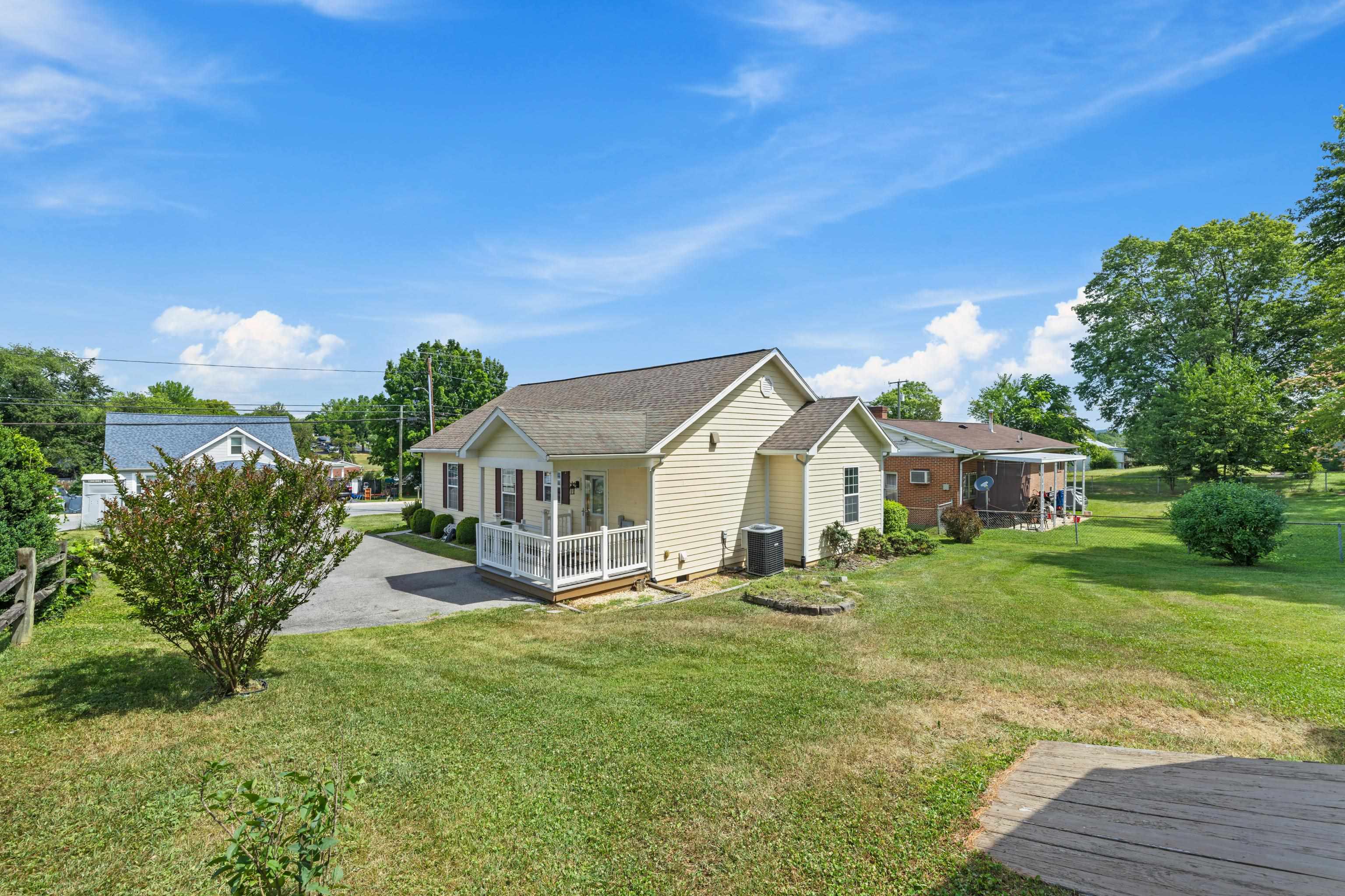 210 WALKER ST, LEXINGTON, Virginia 24450, 3 Bedrooms Bedrooms, ,2 BathroomsBathrooms,Residential,210 WALKER ST,678568 MLS # 678568 210 WALKER ST, LEXINGTON, Virginia 24450, 3 Bedrooms Bedrooms, ,2 BathroomsBathrooms,Residential,210 WALKER ST,678568 MLS # 678568