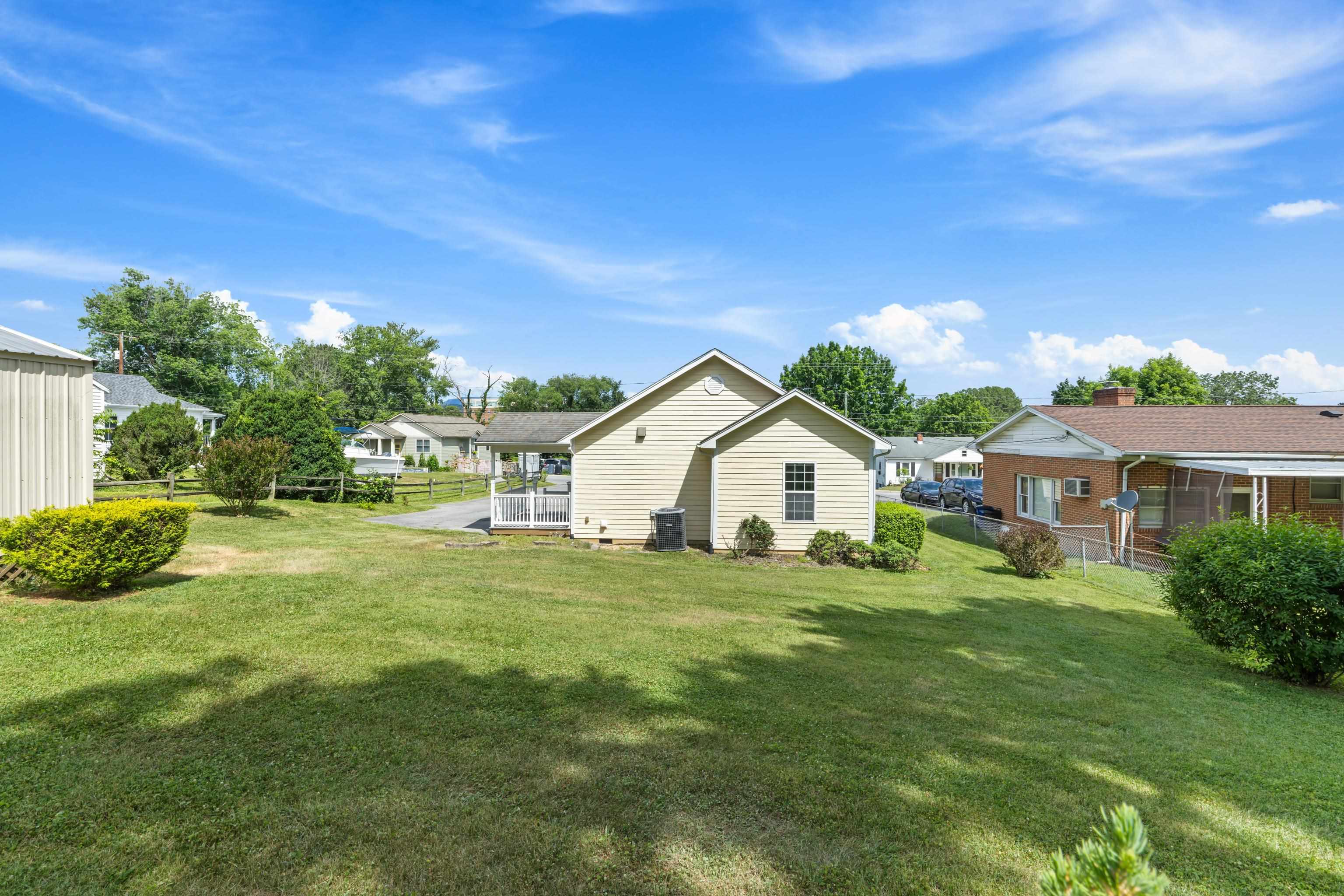 210 WALKER ST, LEXINGTON, Virginia 24450, 3 Bedrooms Bedrooms, ,2 BathroomsBathrooms,Residential,210 WALKER ST,678568 MLS # 678568 210 WALKER ST, LEXINGTON, Virginia 24450, 3 Bedrooms Bedrooms, ,2 BathroomsBathrooms,Residential,210 WALKER ST,678568 MLS # 678568