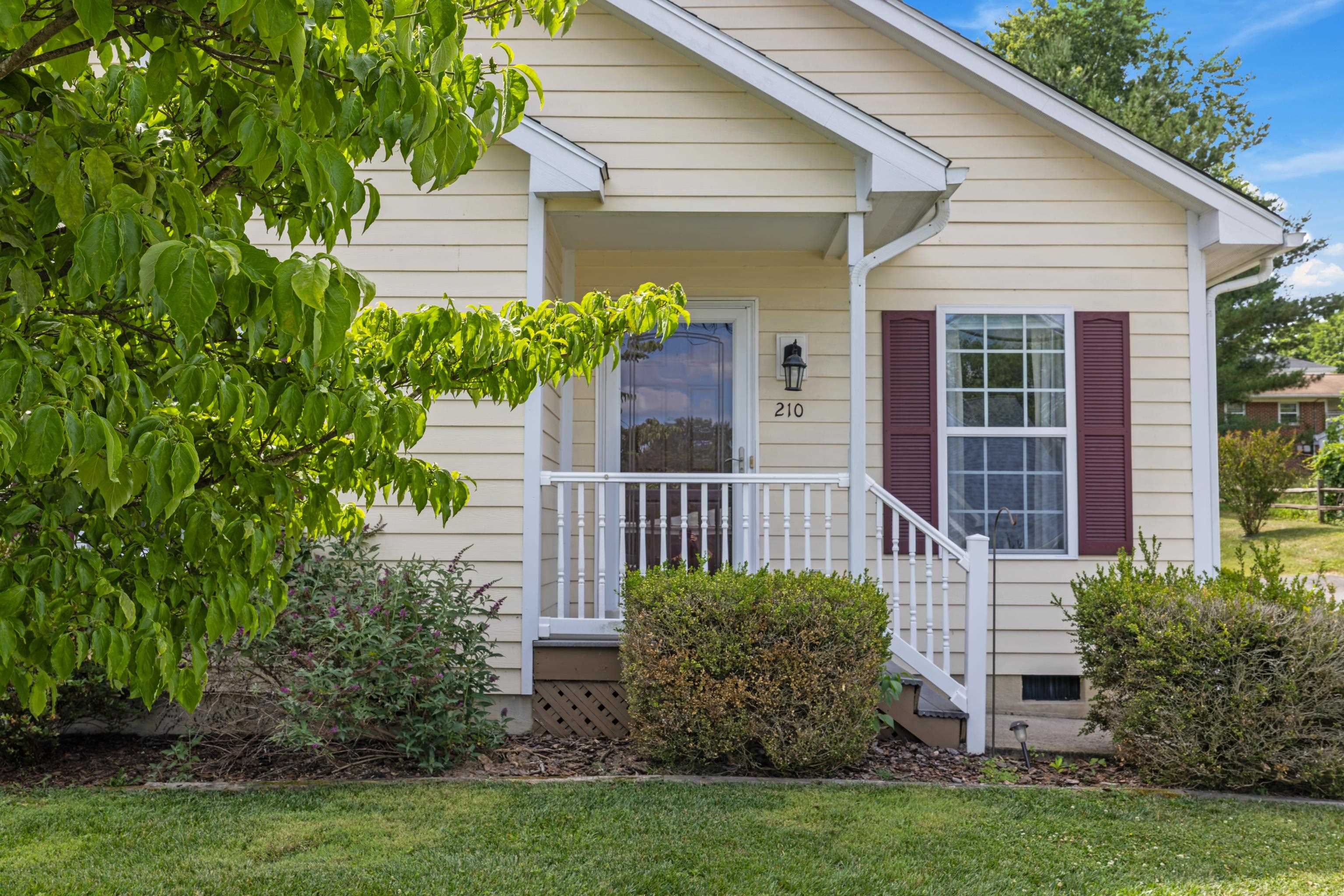 210 WALKER ST, LEXINGTON, Virginia 24450, 3 Bedrooms Bedrooms, ,2 BathroomsBathrooms,Residential,210 WALKER ST,678568 MLS # 678568 210 WALKER ST, LEXINGTON, Virginia 24450, 3 Bedrooms Bedrooms, ,2 BathroomsBathrooms,Residential,210 WALKER ST,678568 MLS # 678568