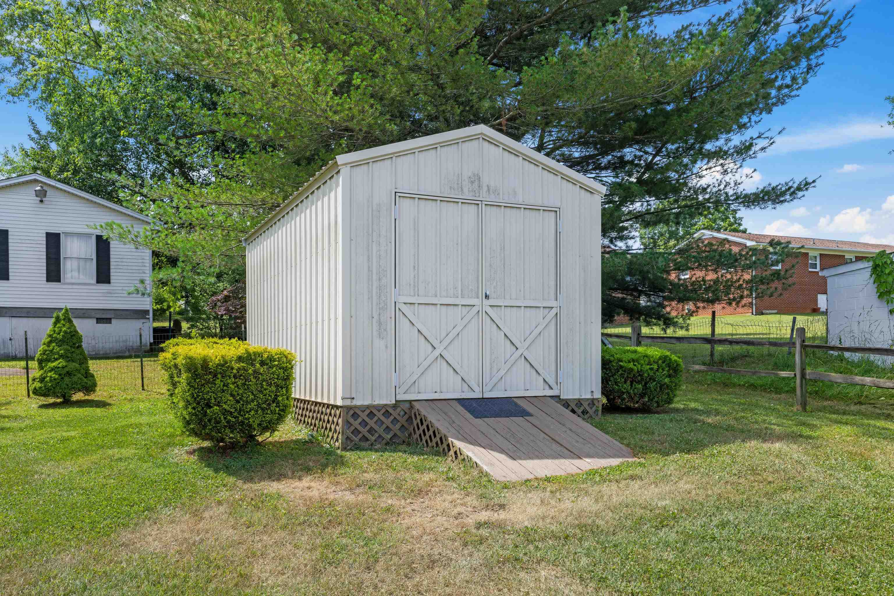 210 WALKER ST, LEXINGTON, Virginia 24450, 3 Bedrooms Bedrooms, ,2 BathroomsBathrooms,Residential,210 WALKER ST,678568 MLS # 678568 210 WALKER ST, LEXINGTON, Virginia 24450, 3 Bedrooms Bedrooms, ,2 BathroomsBathrooms,Residential,210 WALKER ST,678568 MLS # 678568