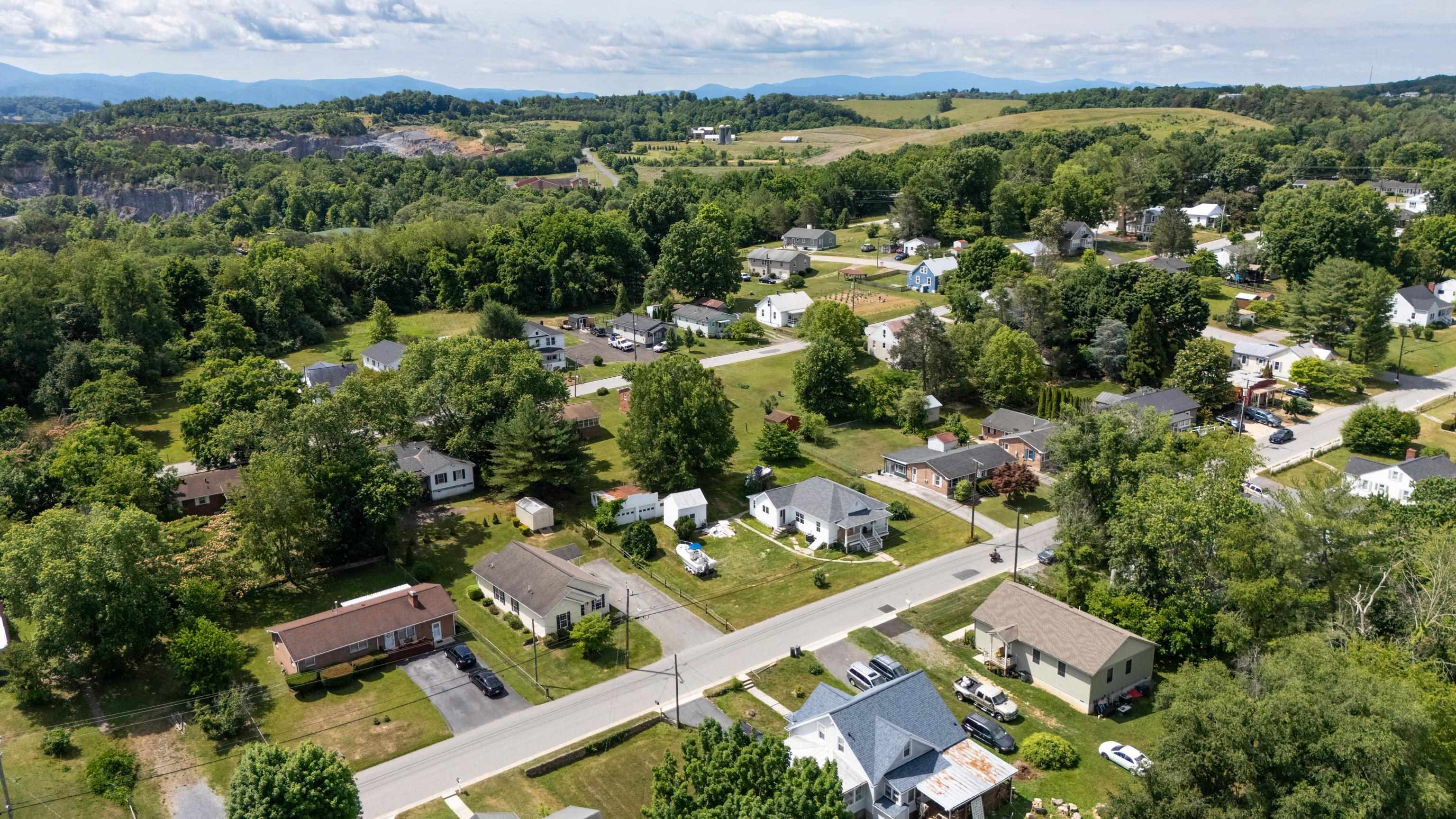 210 WALKER ST, LEXINGTON, Virginia 24450, 3 Bedrooms Bedrooms, ,2 BathroomsBathrooms,Residential,210 WALKER ST,678568 MLS # 678568 210 WALKER ST, LEXINGTON, Virginia 24450, 3 Bedrooms Bedrooms, ,2 BathroomsBathrooms,Residential,210 WALKER ST,678568 MLS # 678568