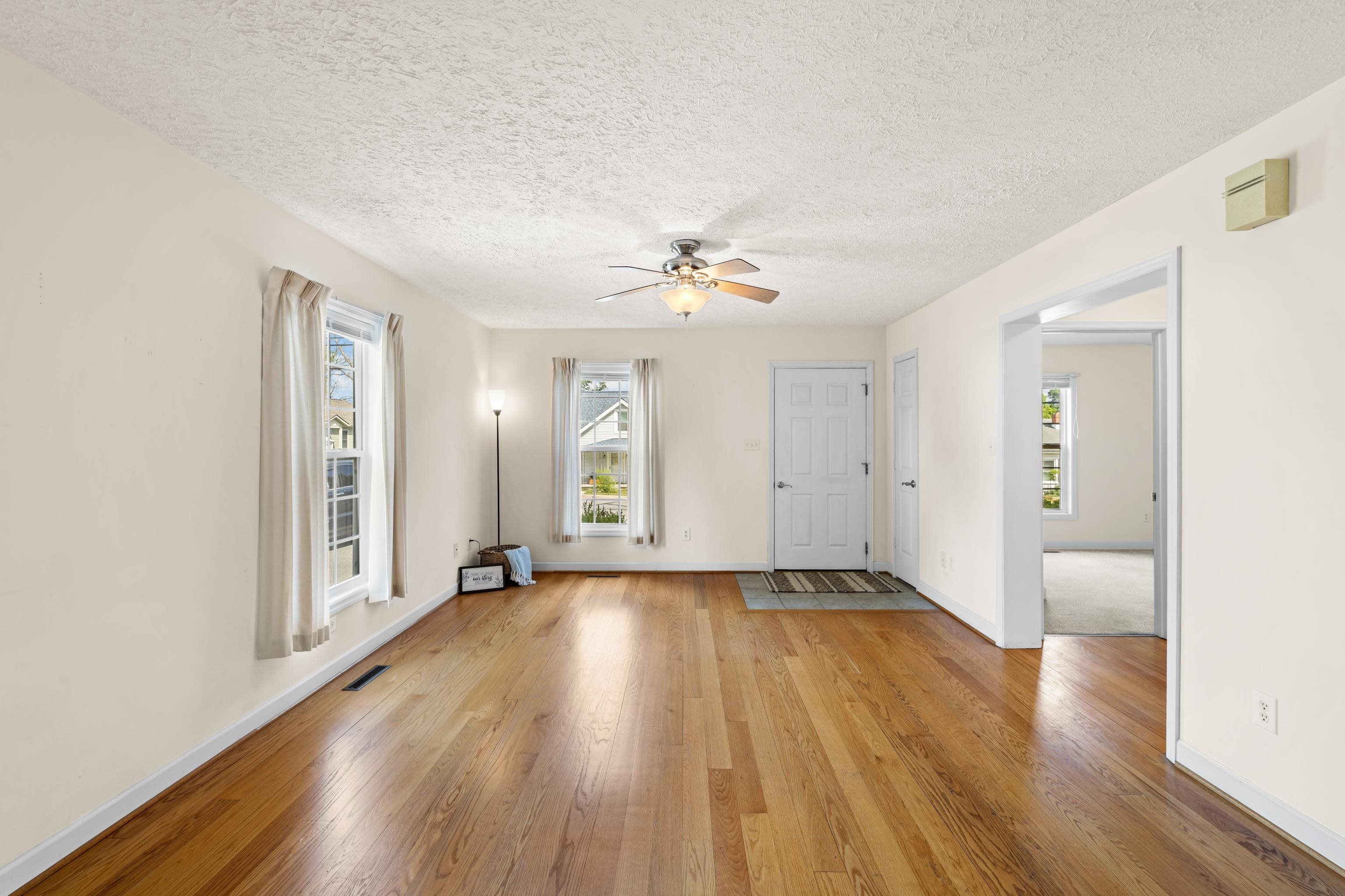 210 WALKER ST, LEXINGTON, Virginia 24450, 3 Bedrooms Bedrooms, ,2 BathroomsBathrooms,Residential,210 WALKER ST,678568 MLS # 678568 210 WALKER ST, LEXINGTON, Virginia 24450, 3 Bedrooms Bedrooms, ,2 BathroomsBathrooms,Residential,210 WALKER ST,678568 MLS # 678568