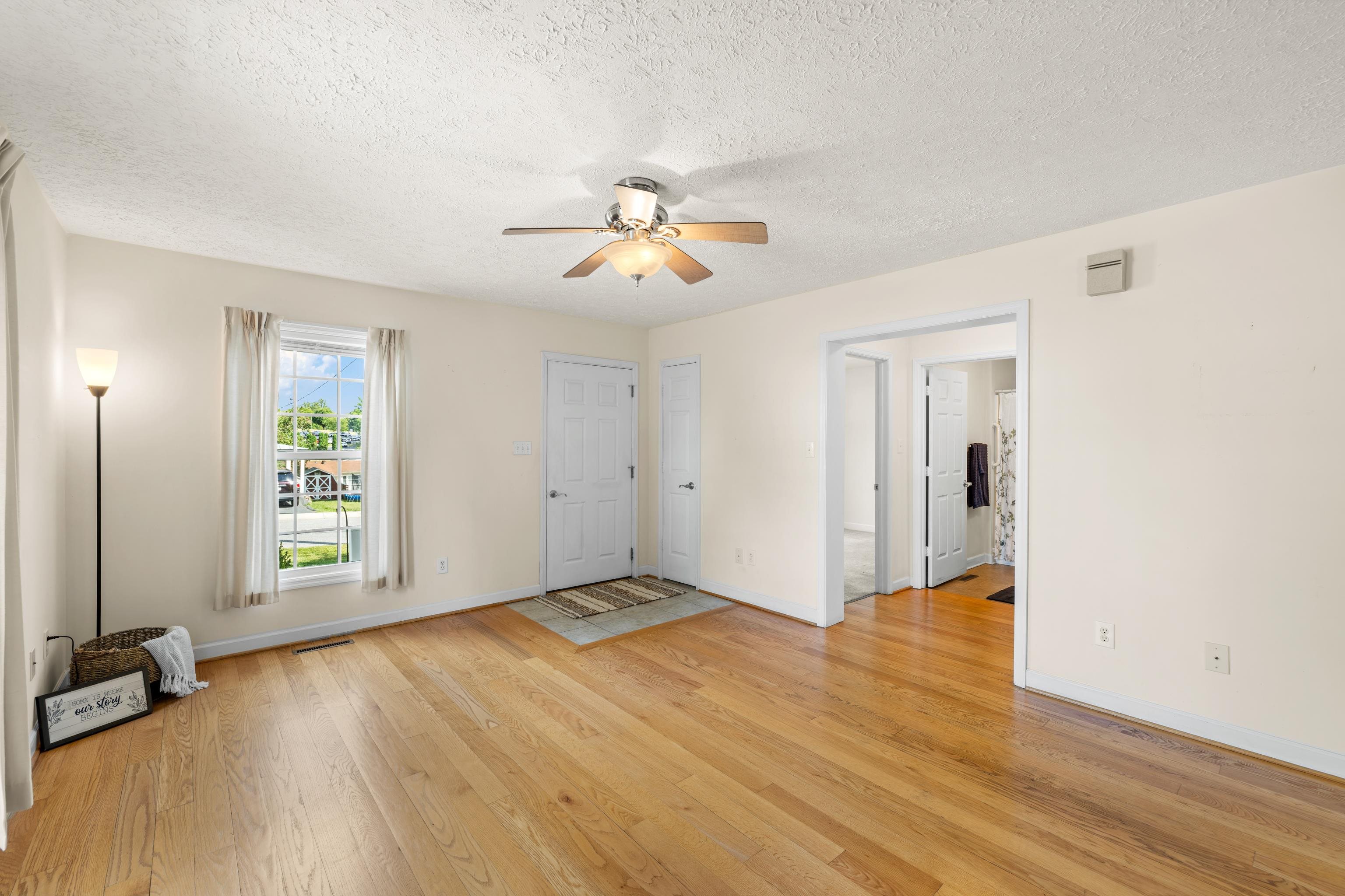 210 WALKER ST, LEXINGTON, Virginia 24450, 3 Bedrooms Bedrooms, ,2 BathroomsBathrooms,Residential,210 WALKER ST,678568 MLS # 678568 210 WALKER ST, LEXINGTON, Virginia 24450, 3 Bedrooms Bedrooms, ,2 BathroomsBathrooms,Residential,210 WALKER ST,678568 MLS # 678568