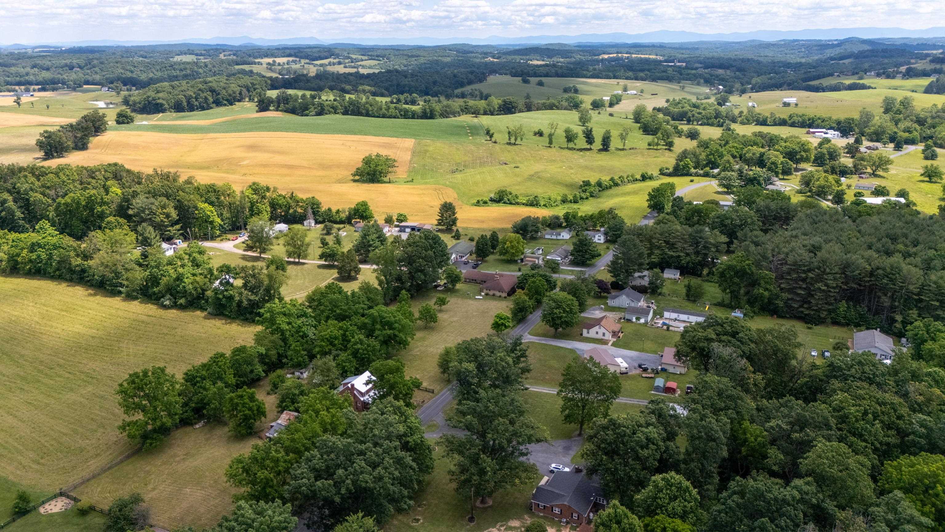 221 CHAPEL RD, CHURCHVILLE, Virginia 24421, 3 Bedrooms Bedrooms, ,2 BathroomsBathrooms,Residential,221 CHAPEL RD,678576 MLS # 678576