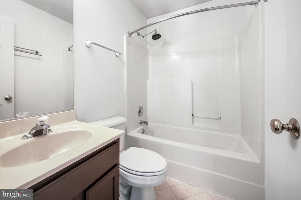 4318 BRIDLEPATH CT, FREDERICKSBURG, Virginia 22408, 4 Bedrooms Bedrooms, ,3 BathroomsBathrooms,Residential,4318 BRIDLEPATH CT,VASP2039854 MLS # VASP2039854 4318 BRIDLEPATH CT, FREDERICKSBURG, Virginia 22408, 4 Bedrooms Bedrooms, ,3 BathroomsBathrooms,Residential,4318 BRIDLEPATH CT,VASP2039854 MLS # VASP2039854