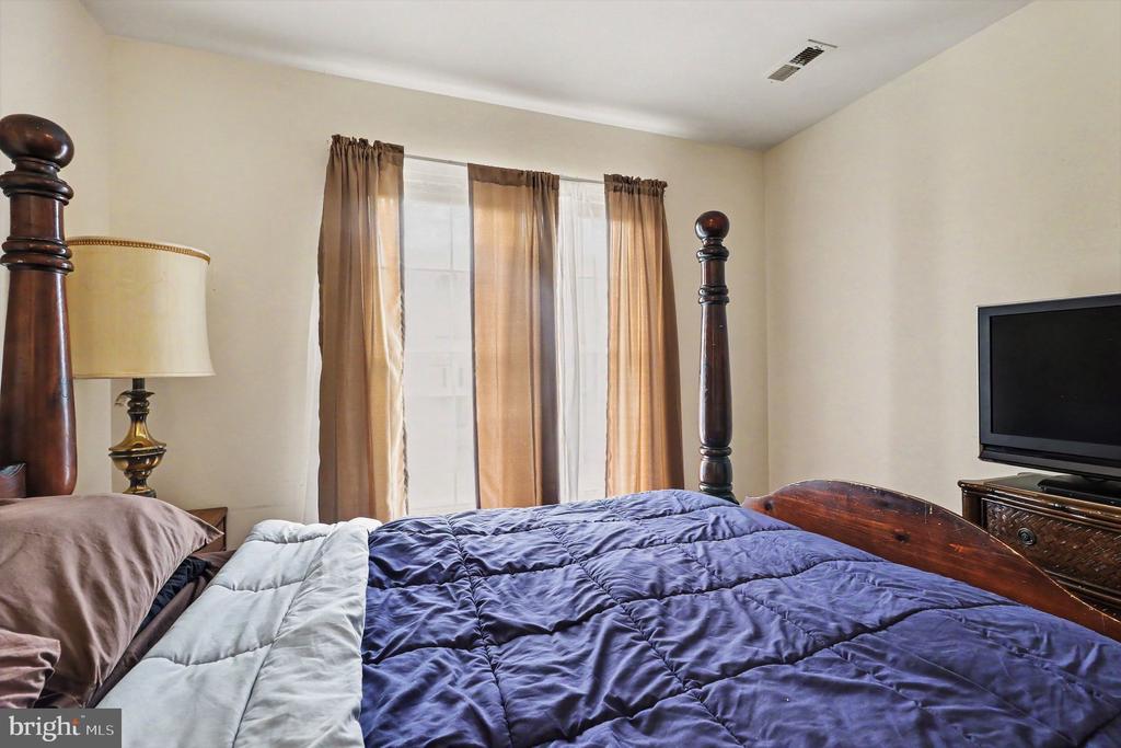 2402 RUFFIN DR, FREDERICKSBURG, Virginia 22408, 4 Bedrooms Bedrooms, ,2 BathroomsBathrooms,Residential,2402 RUFFIN DR,VASP2042358 MLS # VASP2042358 2402 RUFFIN DR, FREDERICKSBURG, Virginia 22408, 4 Bedrooms Bedrooms, ,2 BathroomsBathrooms,Residential,2402 RUFFIN DR,VASP2042358 MLS # VASP2042358
