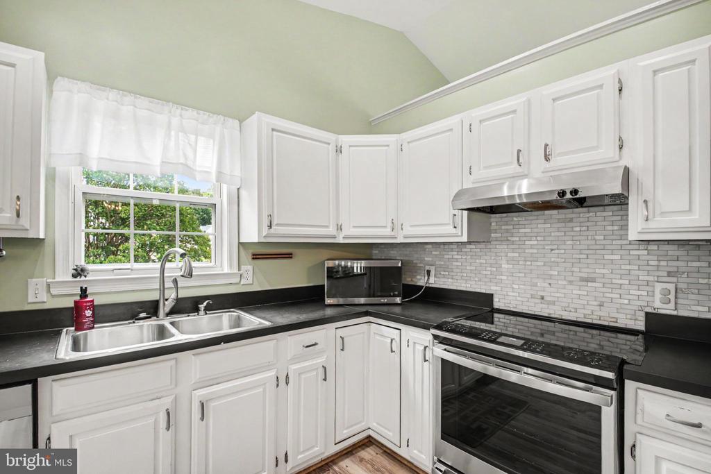 11700 WOODLAND VIEW DR, FREDERICKSBURG, Virginia 22407, 4 Bedrooms Bedrooms, ,2 BathroomsBathrooms,Residential,11700 WOODLAND VIEW DR,VASP2042682 MLS # VASP2042682