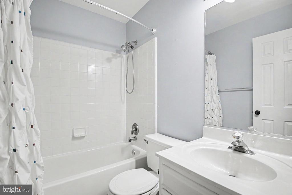 11700 WOODLAND VIEW DR, FREDERICKSBURG, Virginia 22407, 4 Bedrooms Bedrooms, ,2 BathroomsBathrooms,Residential,11700 WOODLAND VIEW DR,VASP2042682 MLS # VASP2042682