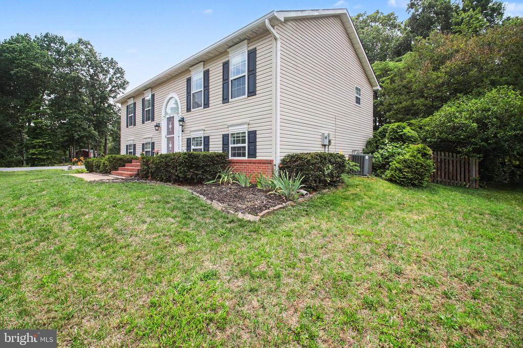 11700 WOODLAND VIEW DR, FREDERICKSBURG, Virginia 22407, 4 Bedrooms Bedrooms, ,2 BathroomsBathrooms,Residential,11700 WOODLAND VIEW DR,VASP2042682 MLS # VASP2042682