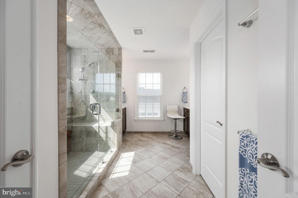 8626 WHITE FOX CIR, SPOTSYLVANIA, Virginia 22553, 4 Bedrooms Bedrooms, ,3 BathroomsBathrooms,Residential,8626 WHITE FOX CIR,VASP2042912 MLS # VASP2042912