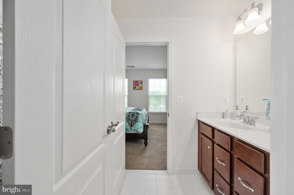 8626 WHITE FOX CIR, SPOTSYLVANIA, Virginia 22553, 4 Bedrooms Bedrooms, ,3 BathroomsBathrooms,Residential,8626 WHITE FOX CIR,VASP2042912 MLS # VASP2042912