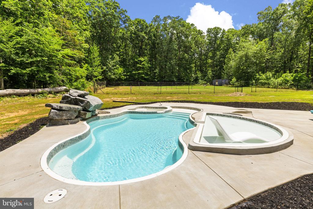 1271 APPLE GROVE RD, MINERAL, Virginia 23117, 5 Bedrooms Bedrooms, ,3 BathroomsBathrooms,Residential,1271 APPLE GROVE RD,VALA2010080 MLS # VALA2010080 1271 APPLE GROVE RD, MINERAL, Virginia 23117, 5 Bedrooms Bedrooms, ,3 BathroomsBathrooms,Residential,1271 APPLE GROVE RD,VALA2010080 MLS # VALA2010080