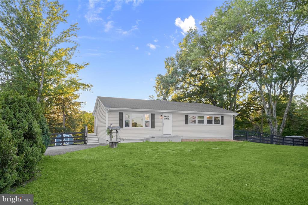 8056 GREENWICH RD, CATLETT, Virginia 20119, 3 Bedrooms Bedrooms, ,2 BathroomsBathrooms,Residential,8056 GREENWICH RD,VAFQ2022642 MLS # VAFQ2022642 8056 GREENWICH RD, CATLETT, Virginia 20119, 3 Bedrooms Bedrooms, ,2 BathroomsBathrooms,Residential,8056 GREENWICH RD,VAFQ2022642 MLS # VAFQ2022642