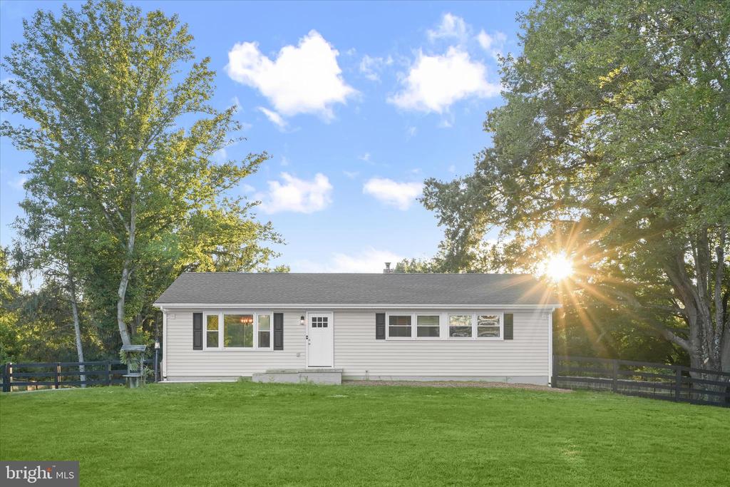 8056 GREENWICH RD, CATLETT, Virginia 20119, 3 Bedrooms Bedrooms, ,2 BathroomsBathrooms,Residential,8056 GREENWICH RD,VAFQ2022642 MLS # VAFQ2022642 8056 GREENWICH RD, CATLETT, Virginia 20119, 3 Bedrooms Bedrooms, ,2 BathroomsBathrooms,Residential,8056 GREENWICH RD,VAFQ2022642 MLS # VAFQ2022642